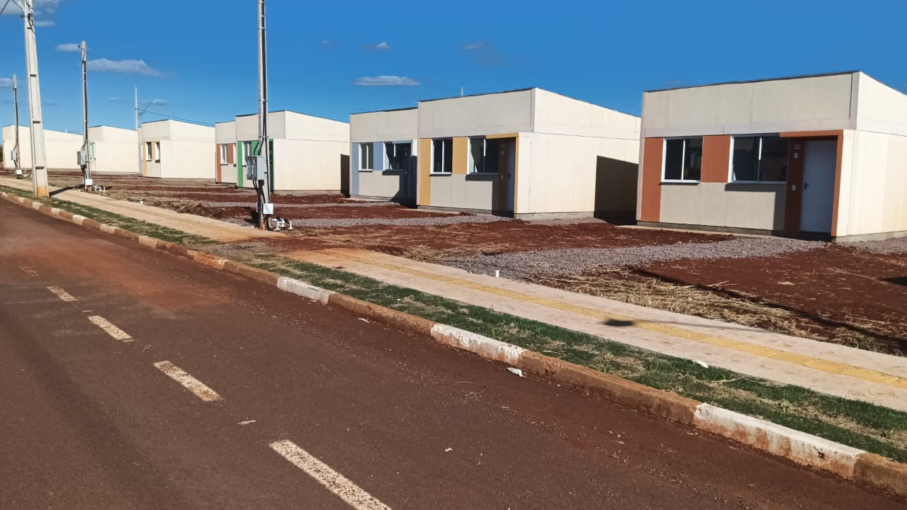 Com recursos do Programa Casa Fácil, Cohapar conclui entrega de residencial em Toledo