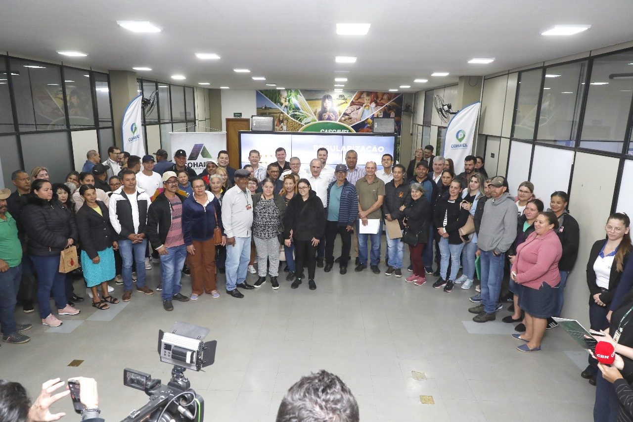 Cohapar realiza doação de áreas para regularização fundiária em Cascavel