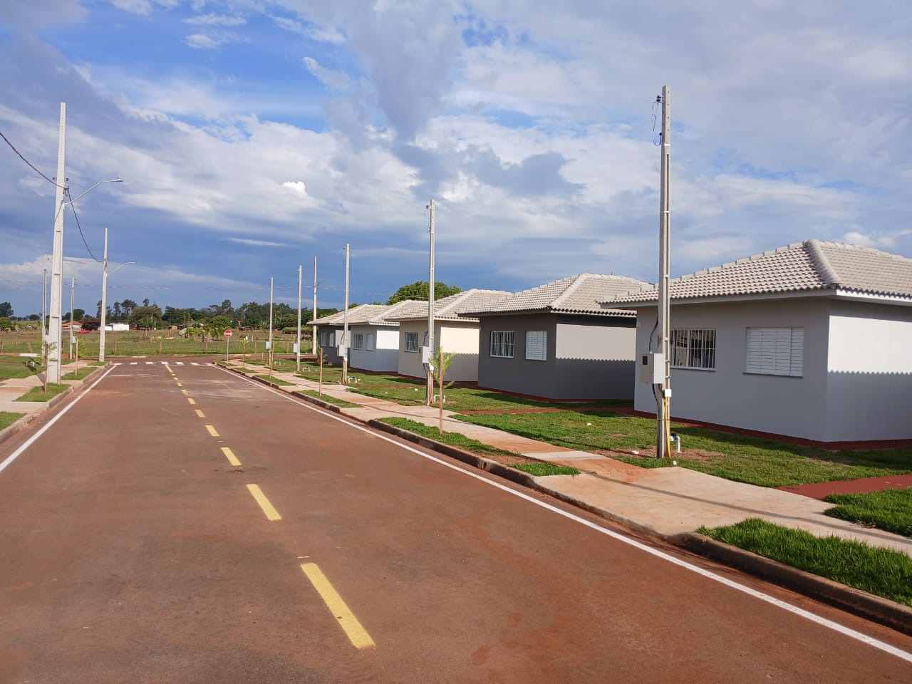 Em São Tomé e São Manoel do Paraná, 49 famílias conquistam a casa própria com apoio do Estado