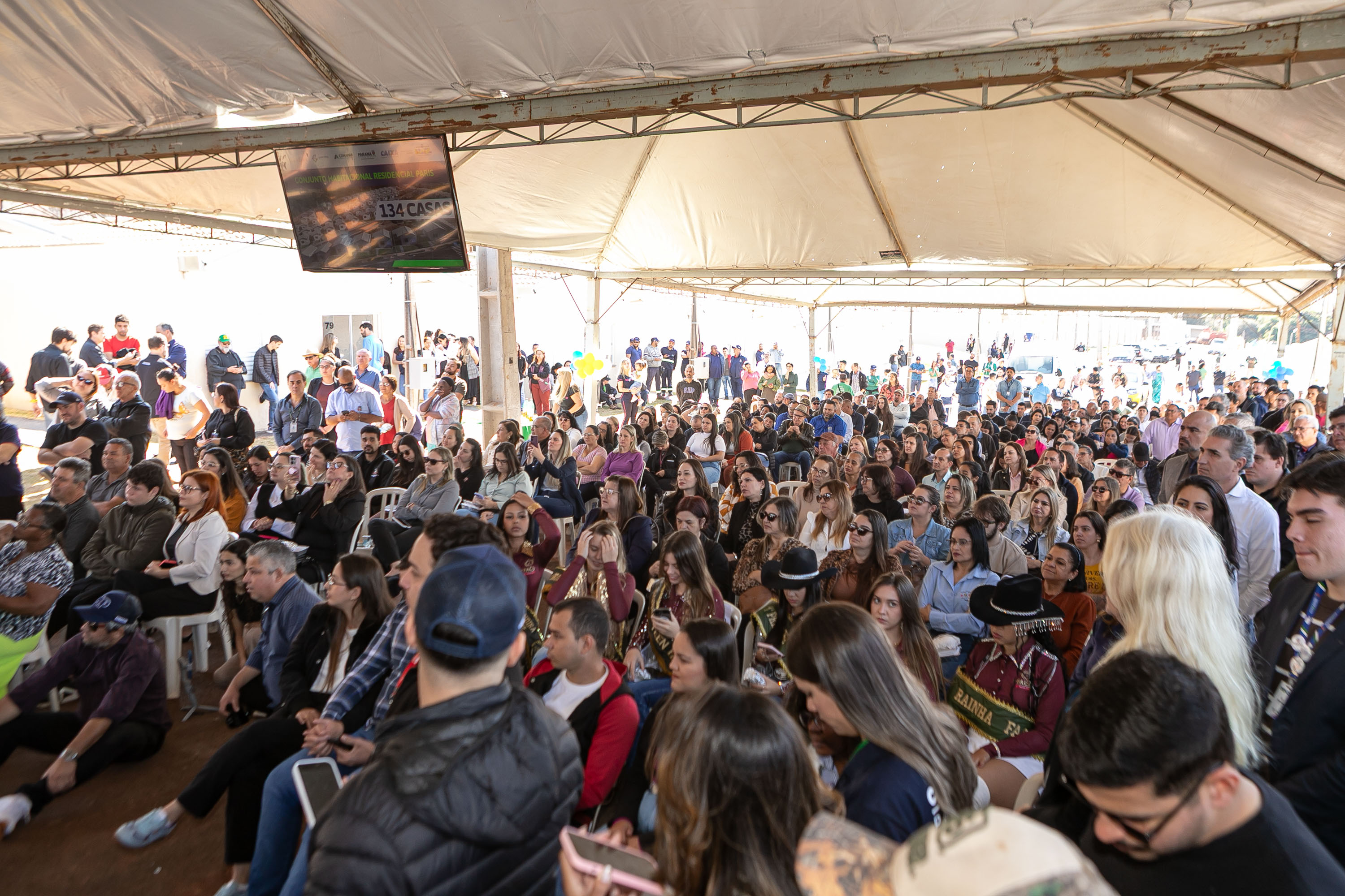 Com ajuda do Estado, 134 famílias de Andirá conquistam a casa própria