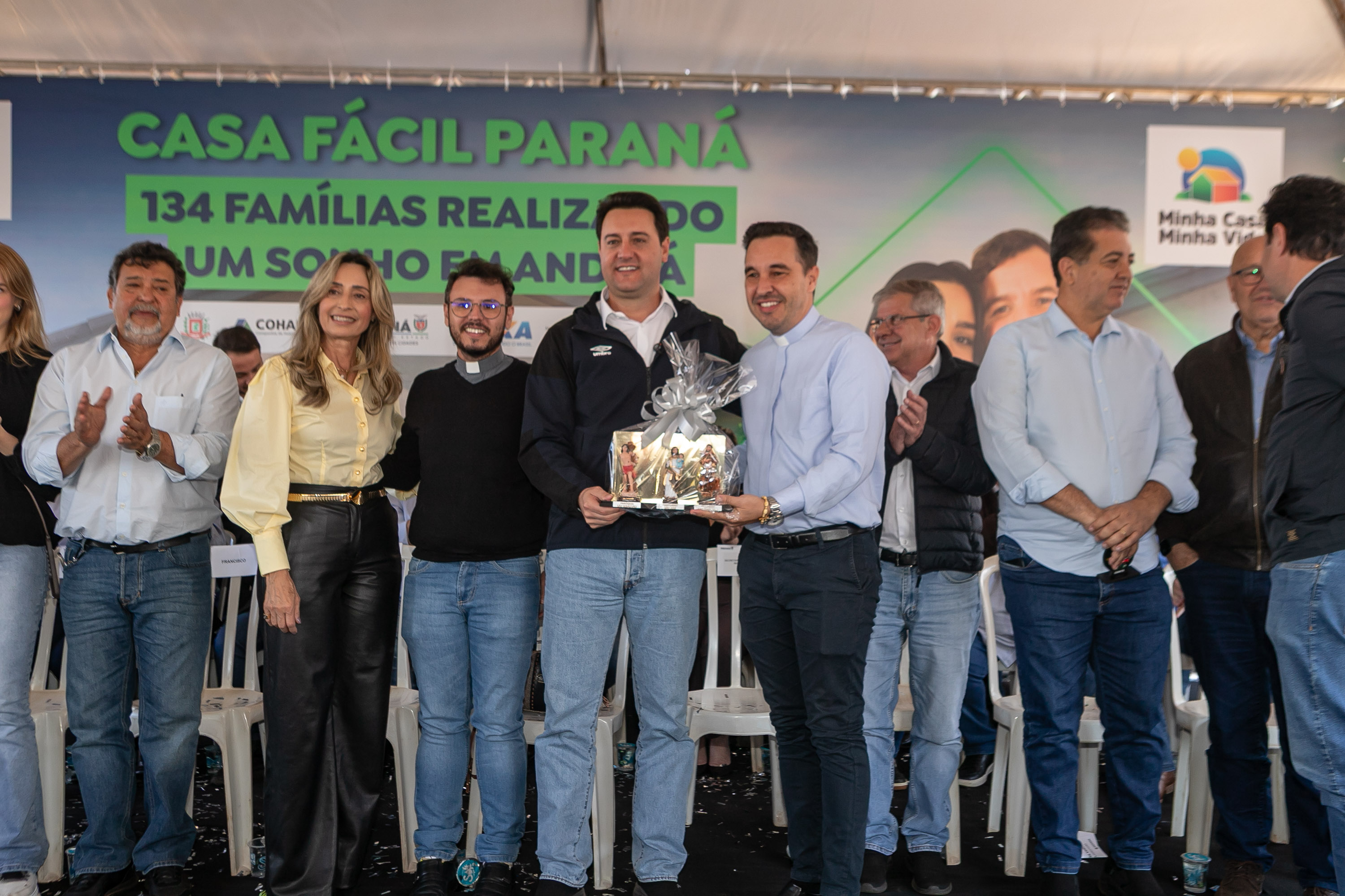 Com ajuda do Estado, 134 famílias de Andirá conquistam a casa própria