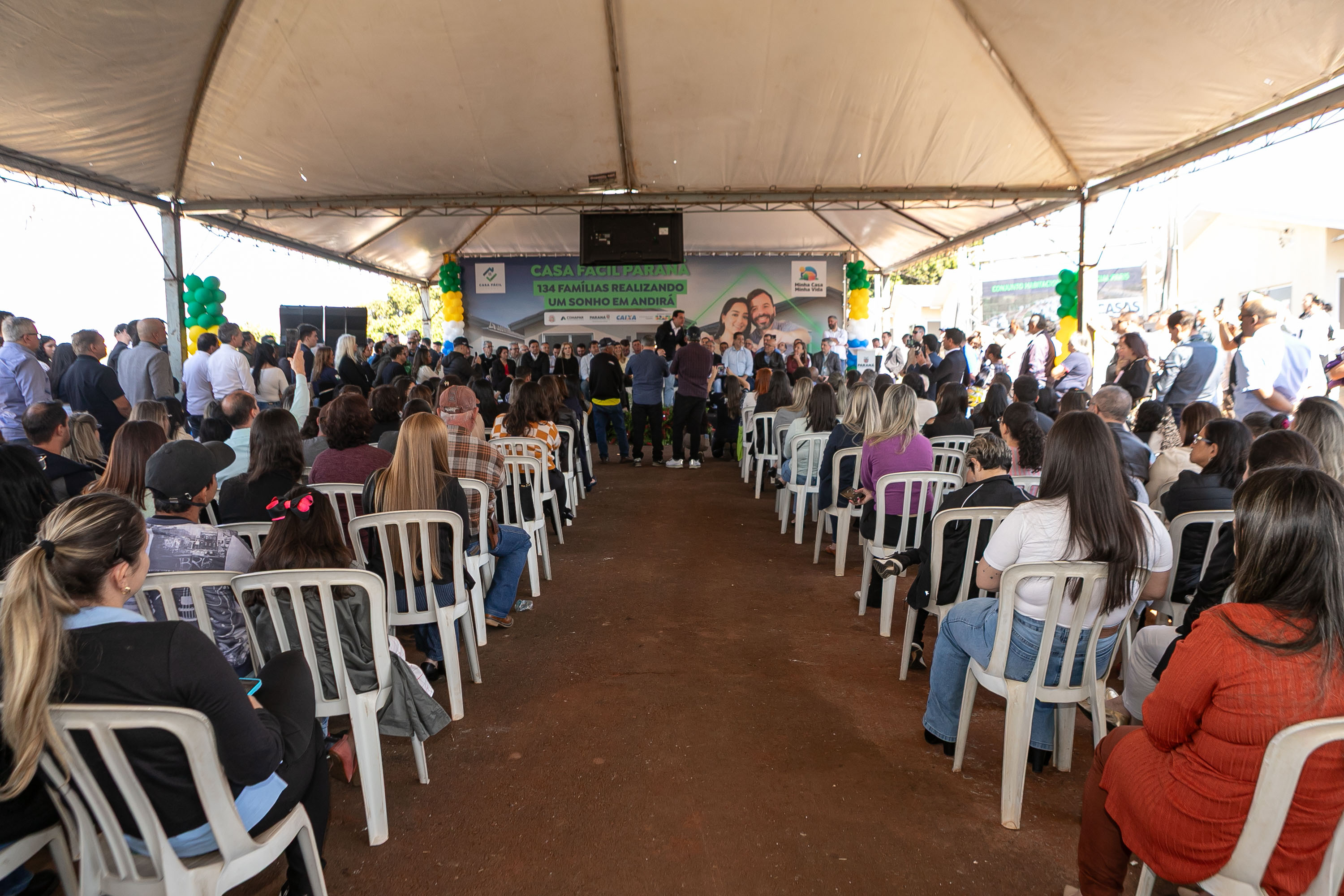 Com ajuda do Estado, 134 famílias de Andirá conquistam a casa própria