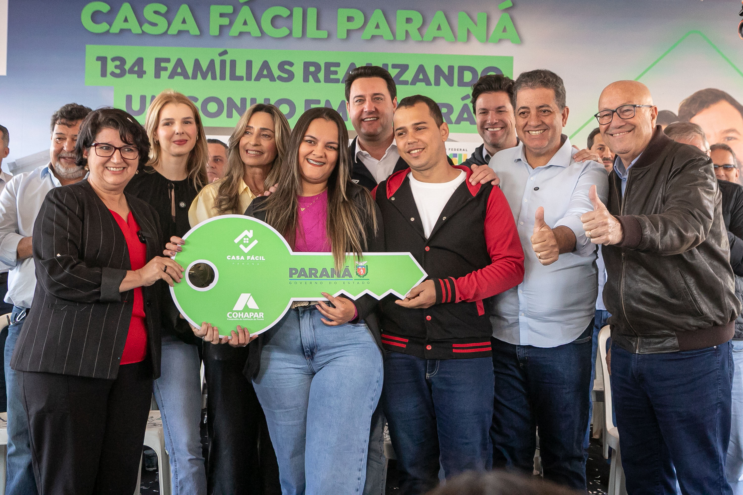 Com ajuda do Estado, 134 famílias de Andirá conquistam a casa própria