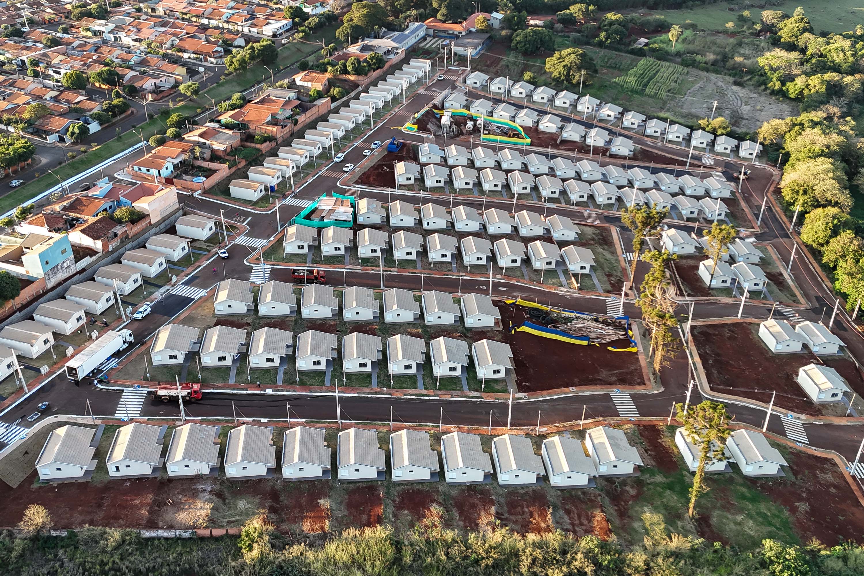 Com ajuda do Estado, 134 famílias de Andirá conquistam a casa própria