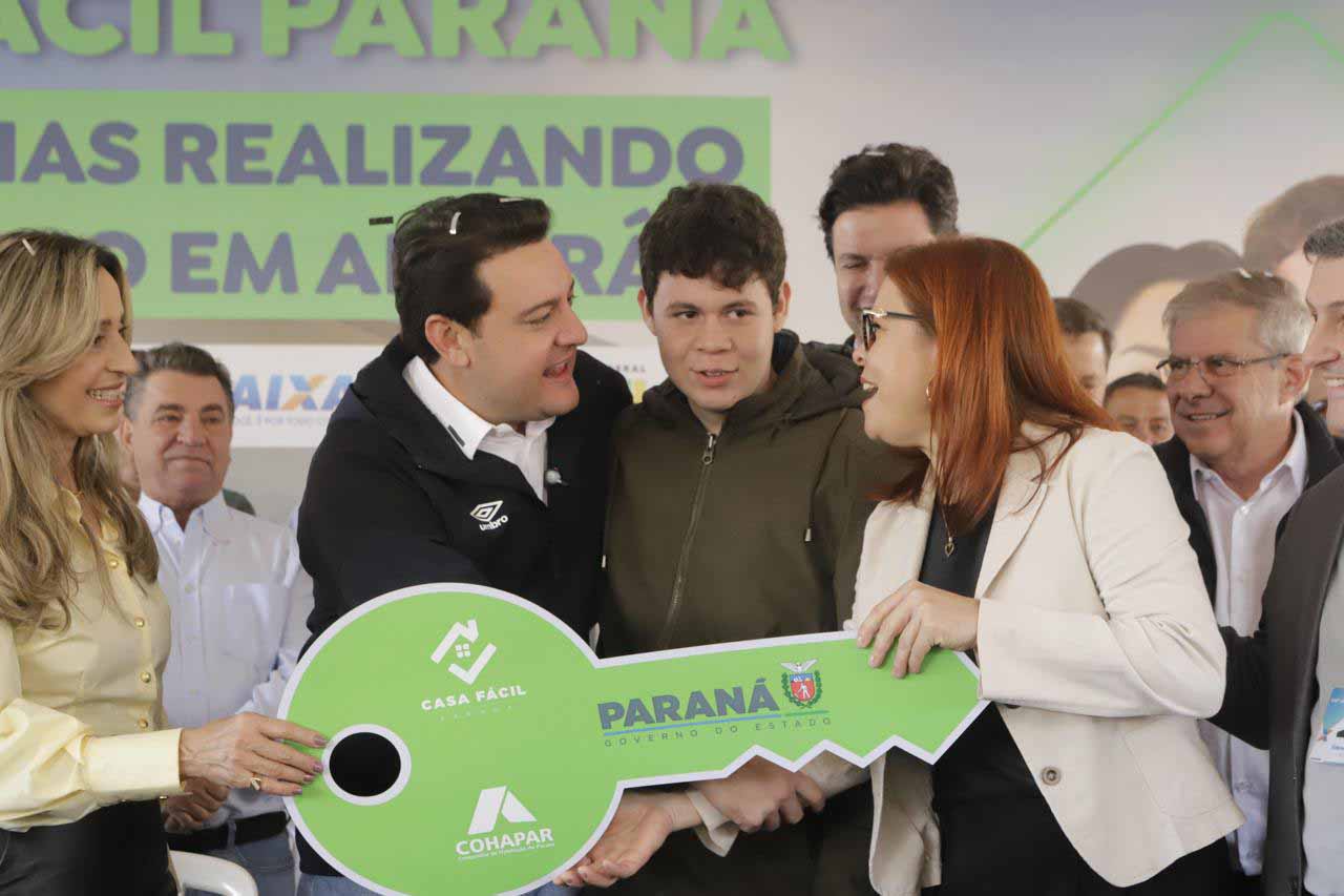 Com ajuda do Estado, 134 famílias de Andirá conquistam a casa própria