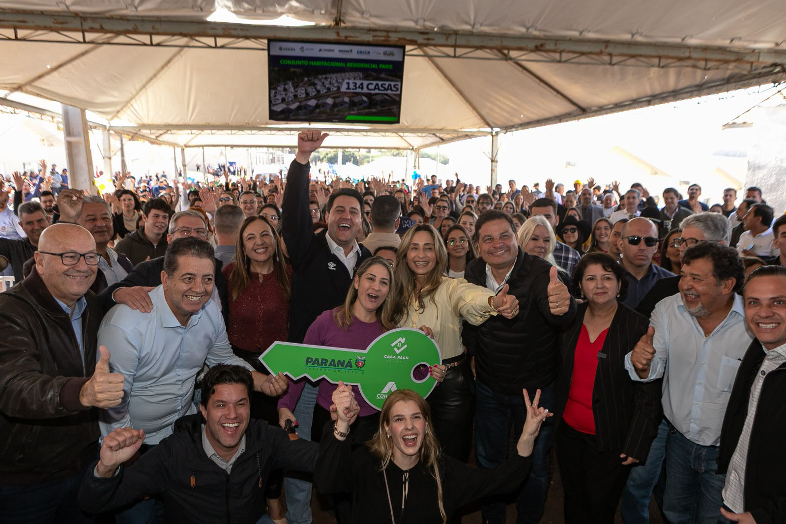 Com ajuda do Estado, 134 famílias de Andirá conquistam a casa própria
