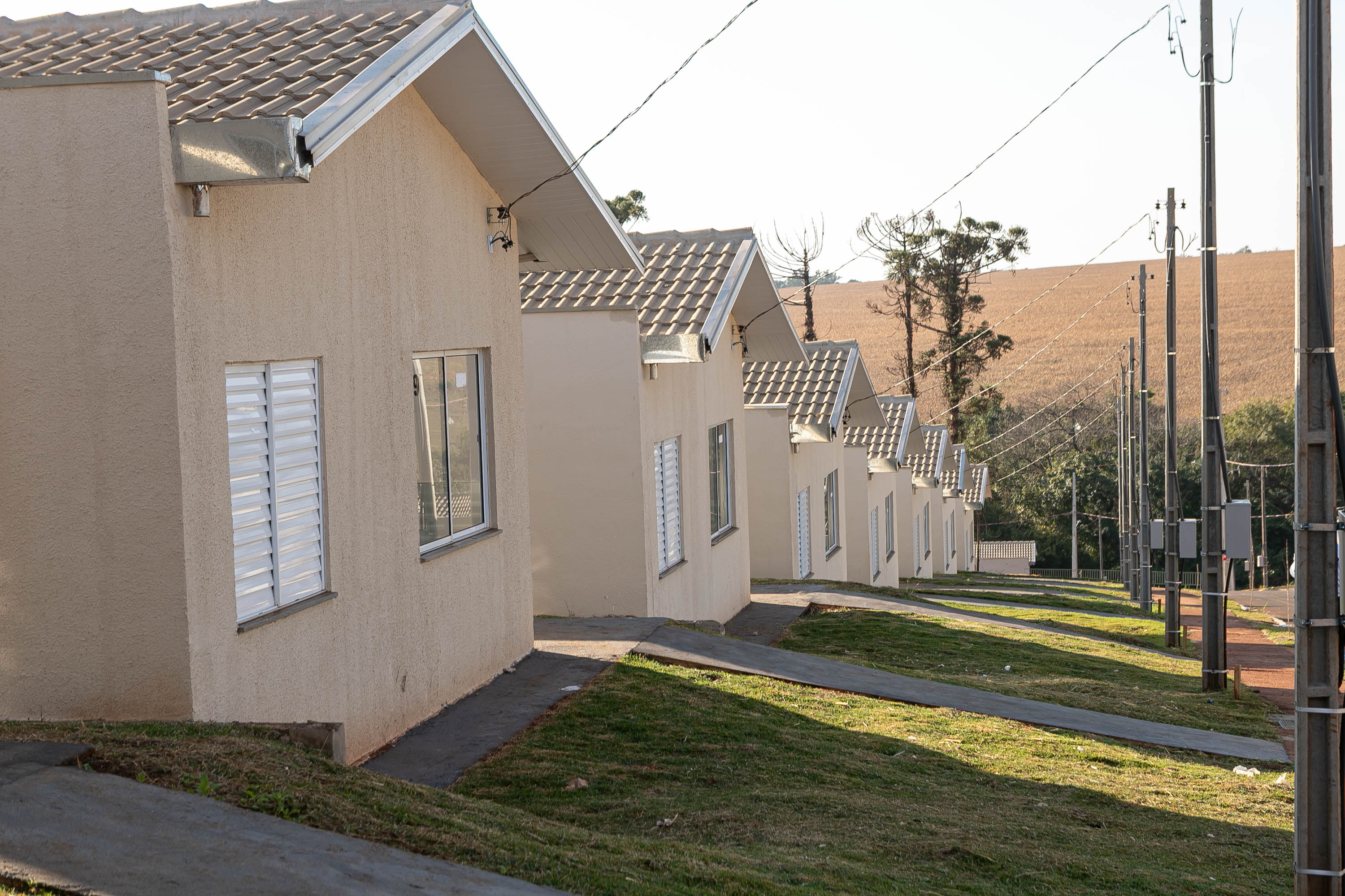 Com ajuda do Estado, 134 famílias de Andirá conquistam a casa própria