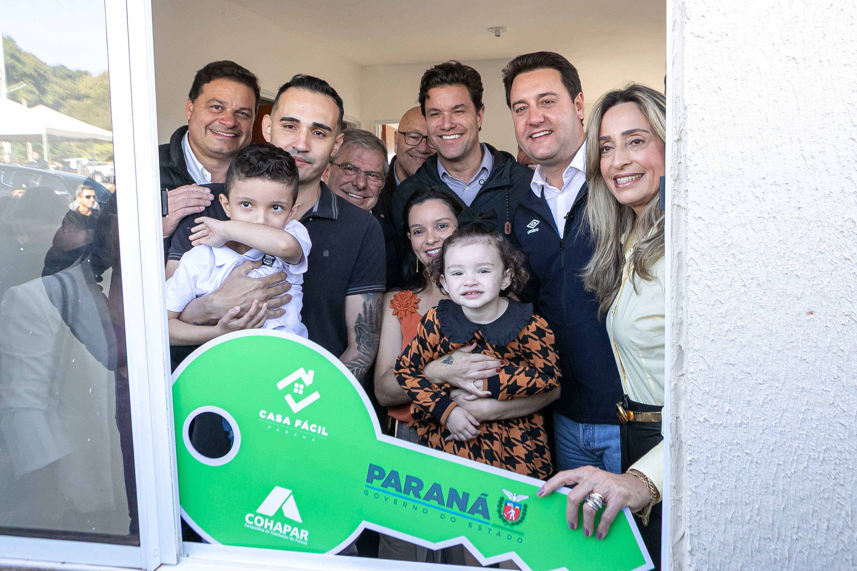 Com ajuda do Estado, 134 famílias de Andirá conquistam a casa própria