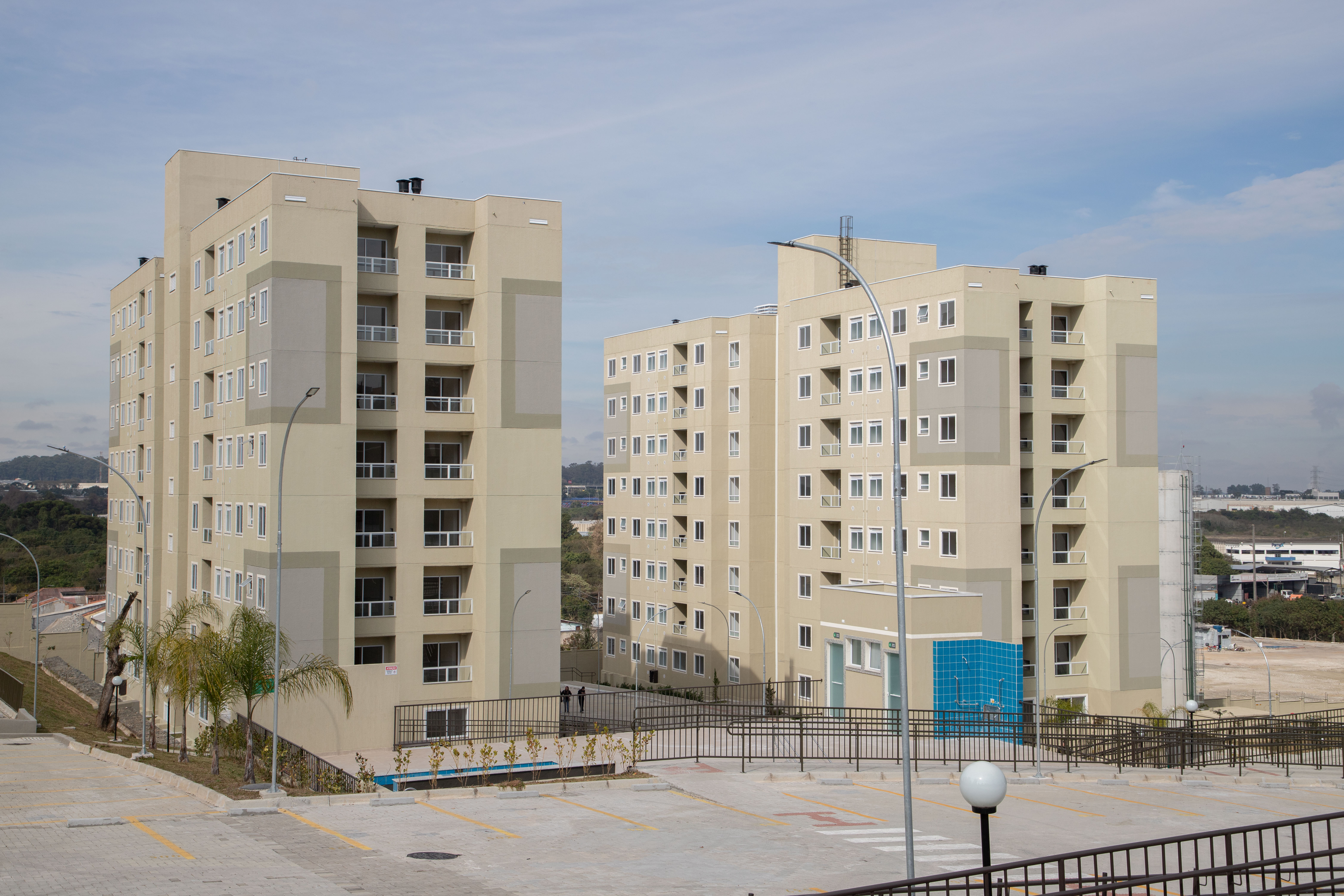 Entrega de dois módulos do Residencial Cores de Outono beneficia 256 famílias na capital