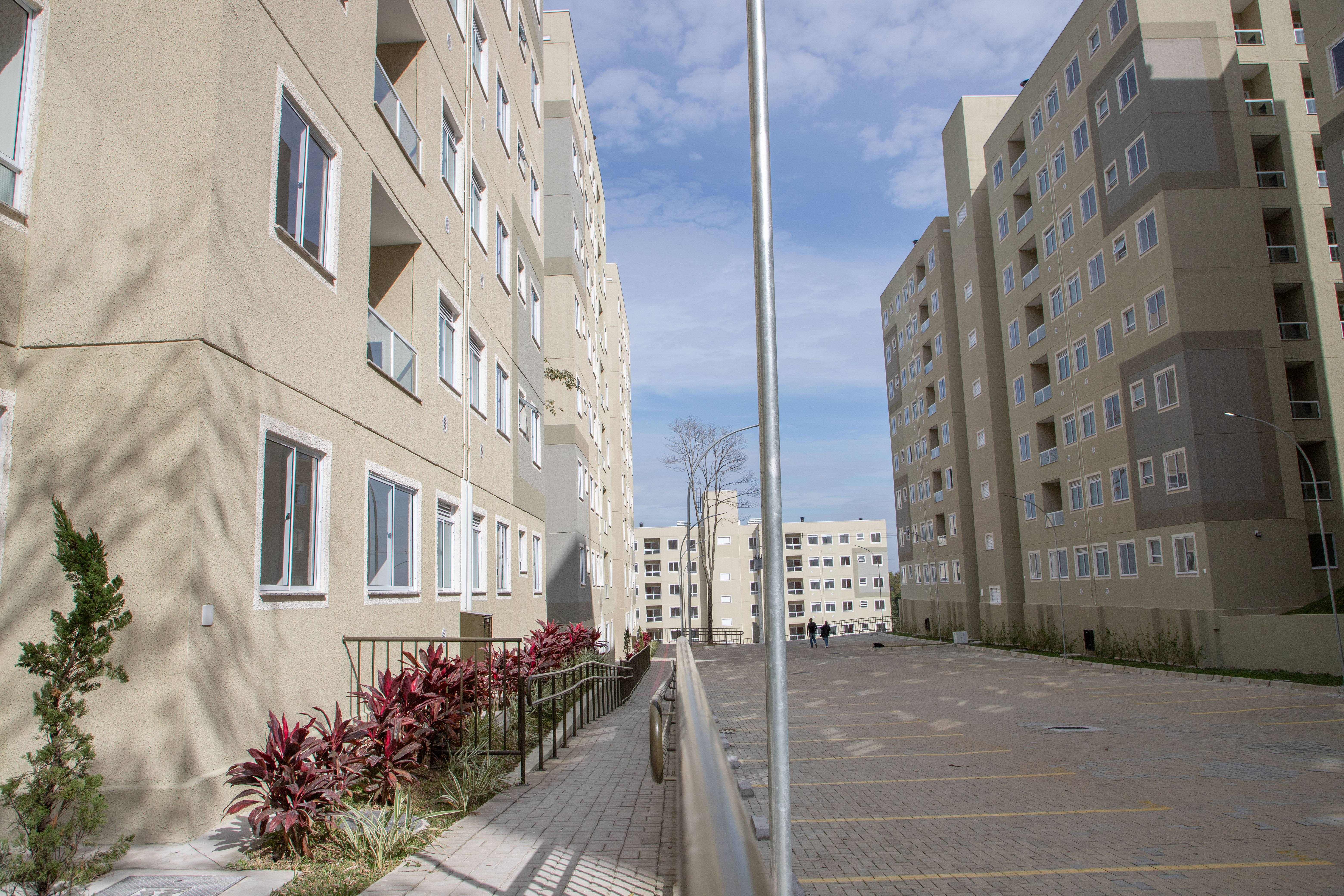 Entrega de dois módulos do Residencial Cores de Outono beneficia 256 famílias na capital