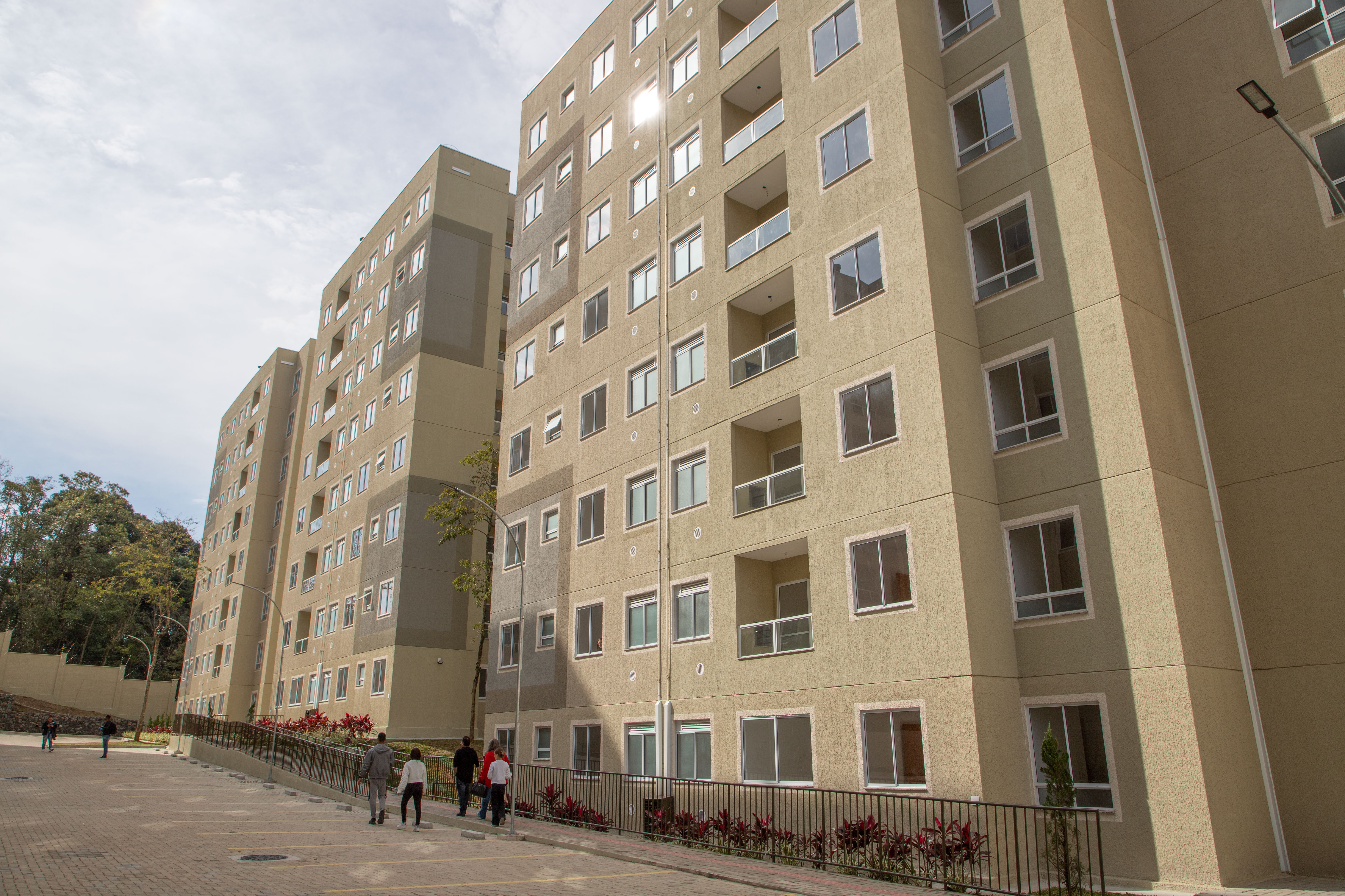 Entrega de dois módulos do Residencial Cores de Outono beneficia 256 famílias na capital