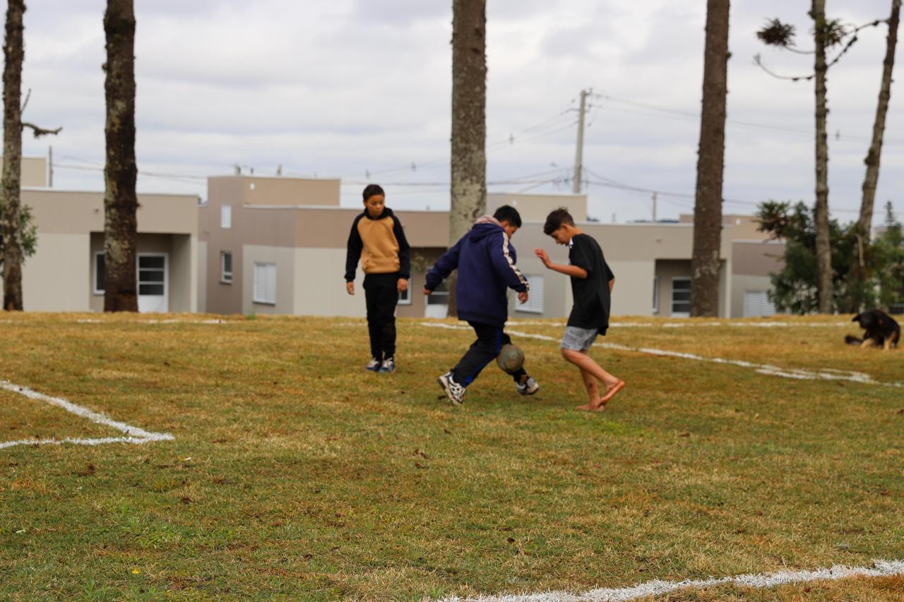 Erguido com apoio do Estado, bairro planejado de Ponta Grossa recebe 293 moradores