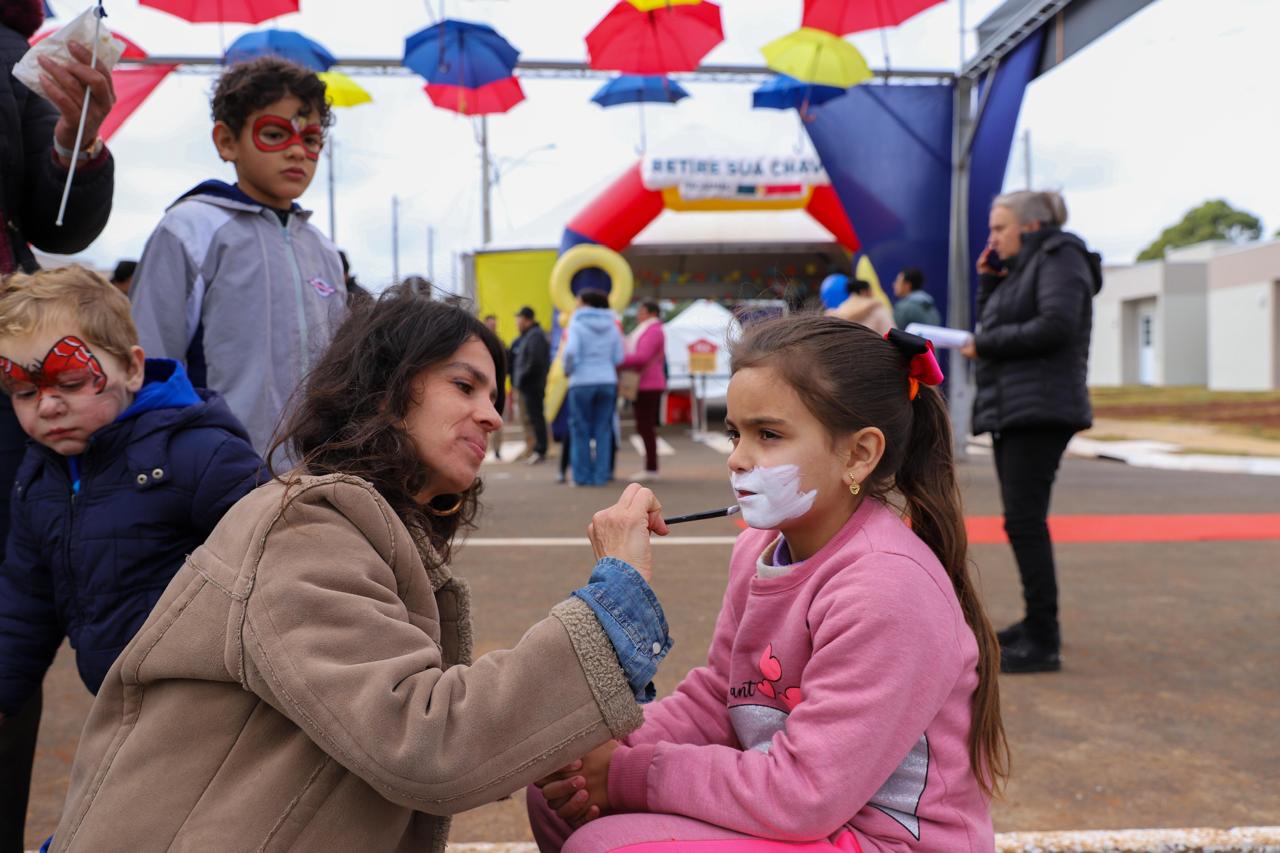 Erguido com apoio do Estado, bairro planejado de Ponta Grossa recebe 293 moradores