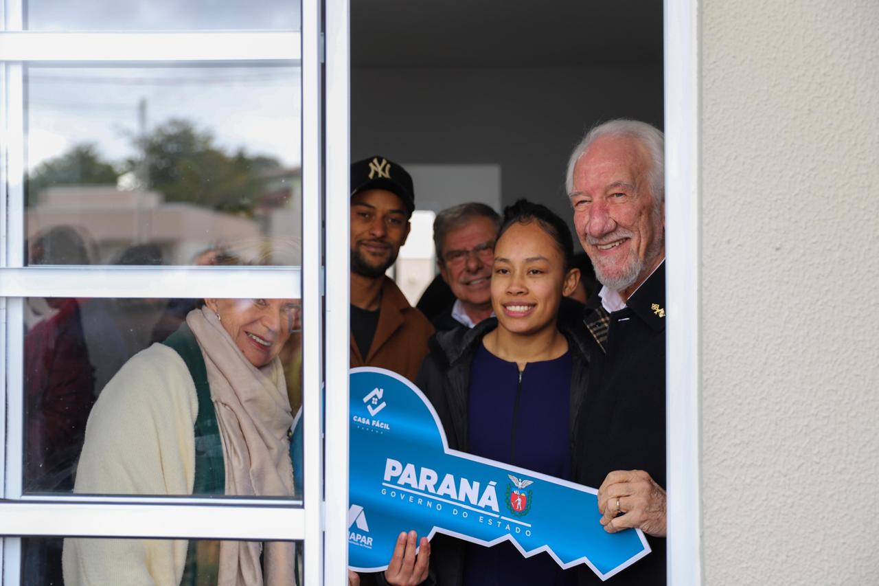 Erguido com apoio do Estado, bairro planejado de Ponta Grossa recebe 293 moradores