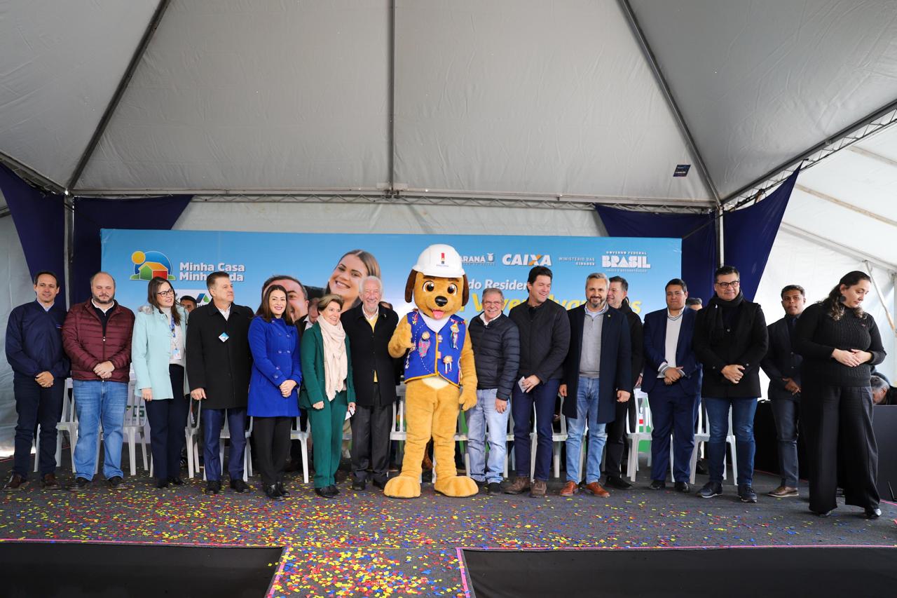 Erguido com apoio do Estado, bairro planejado de Ponta Grossa recebe 293 moradores