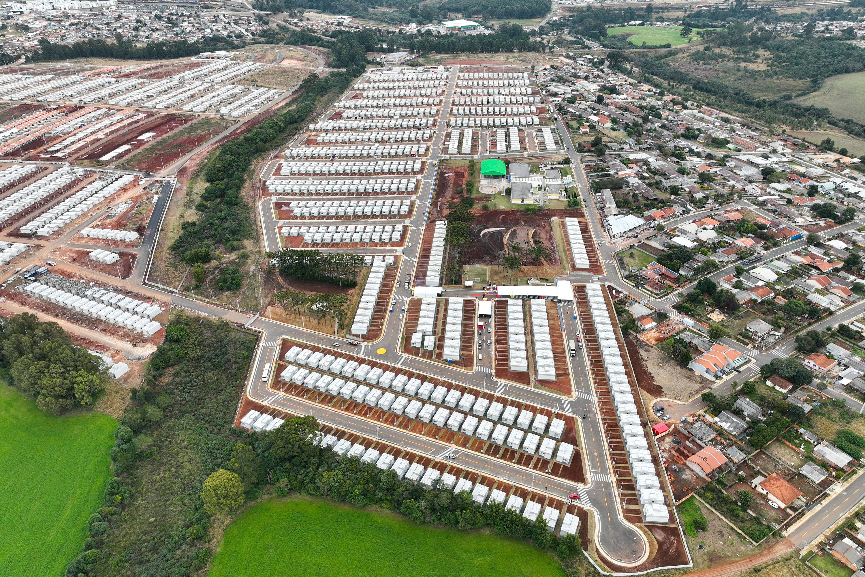 Erguido com apoio do Estado, bairro planejado de Ponta Grossa recebe 293 moradores