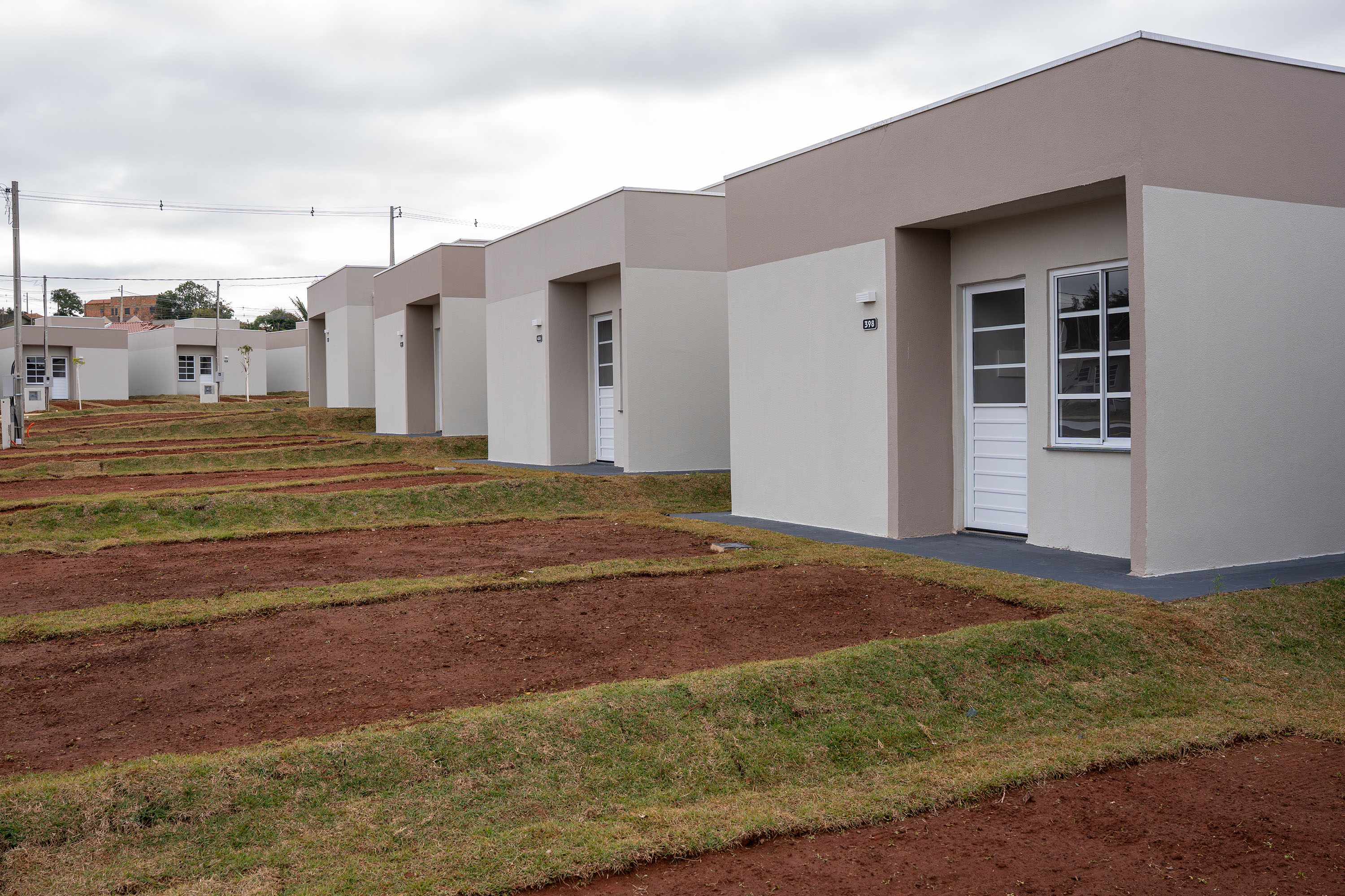 Erguido com apoio do Estado, bairro planejado de Ponta Grossa recebe 293 moradores