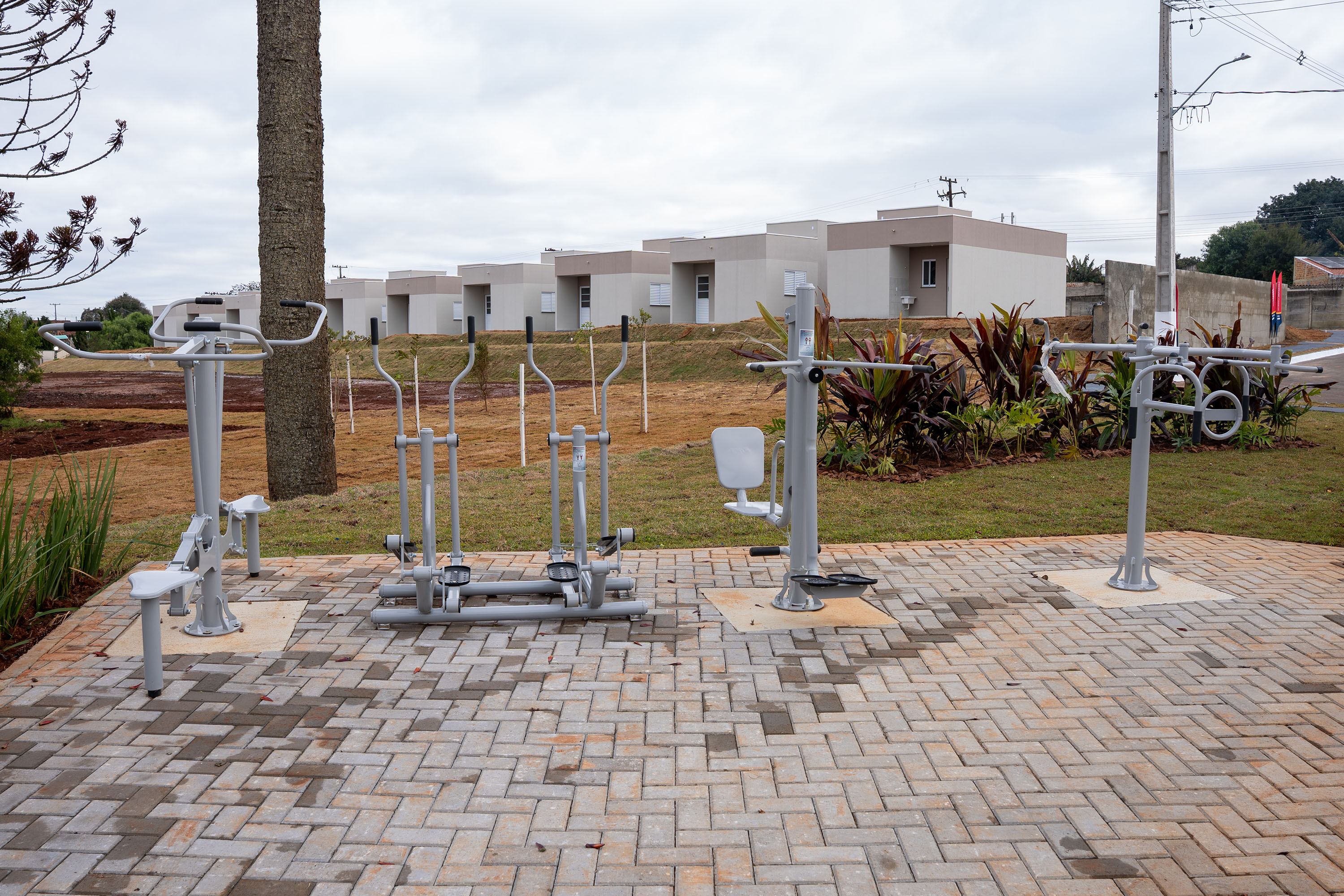 Erguido com apoio do Estado, bairro planejado de Ponta Grossa recebe 293 moradores