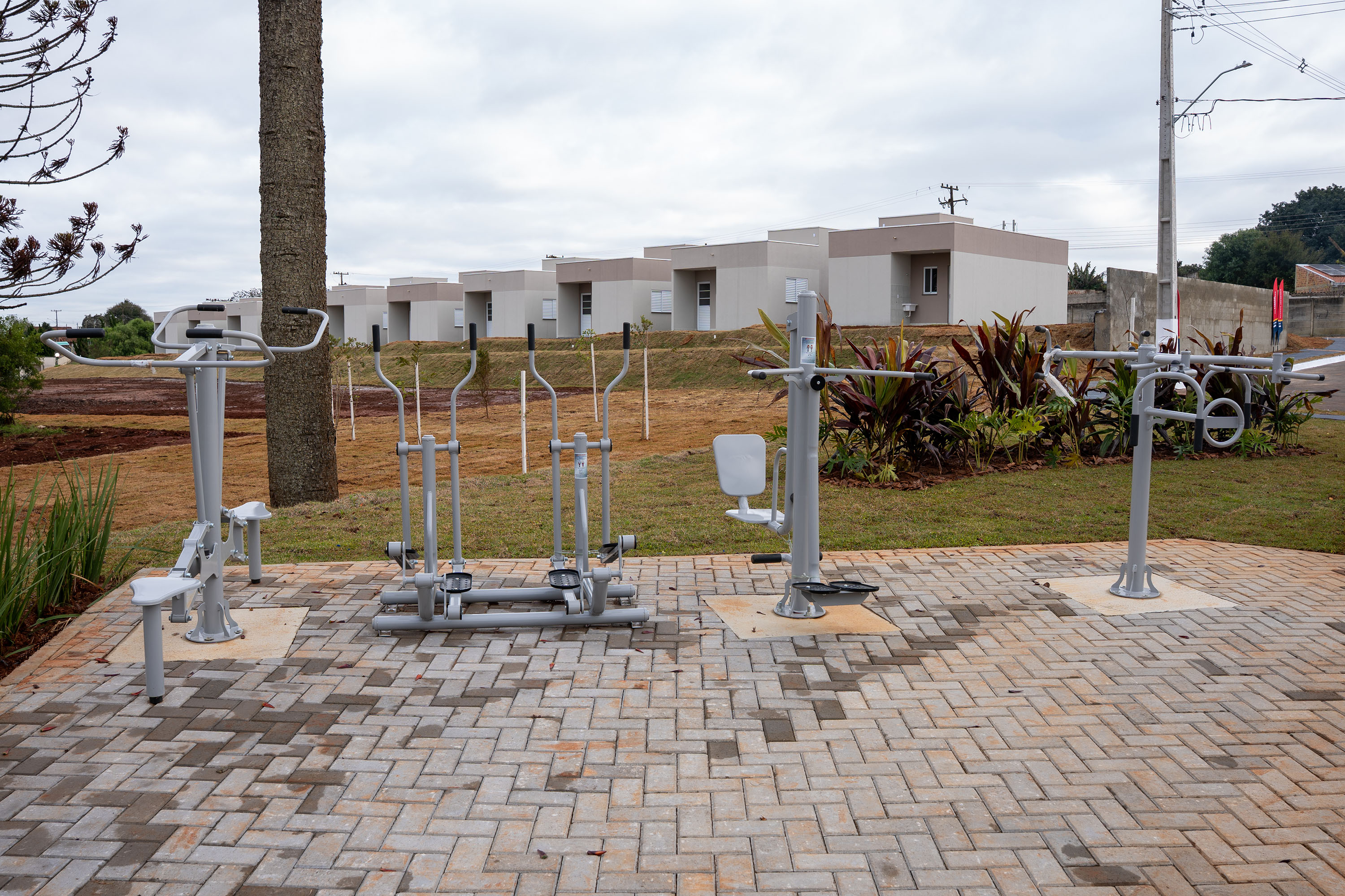 Erguido com apoio do Estado, bairro planejado de Ponta Grossa recebe 293 moradores