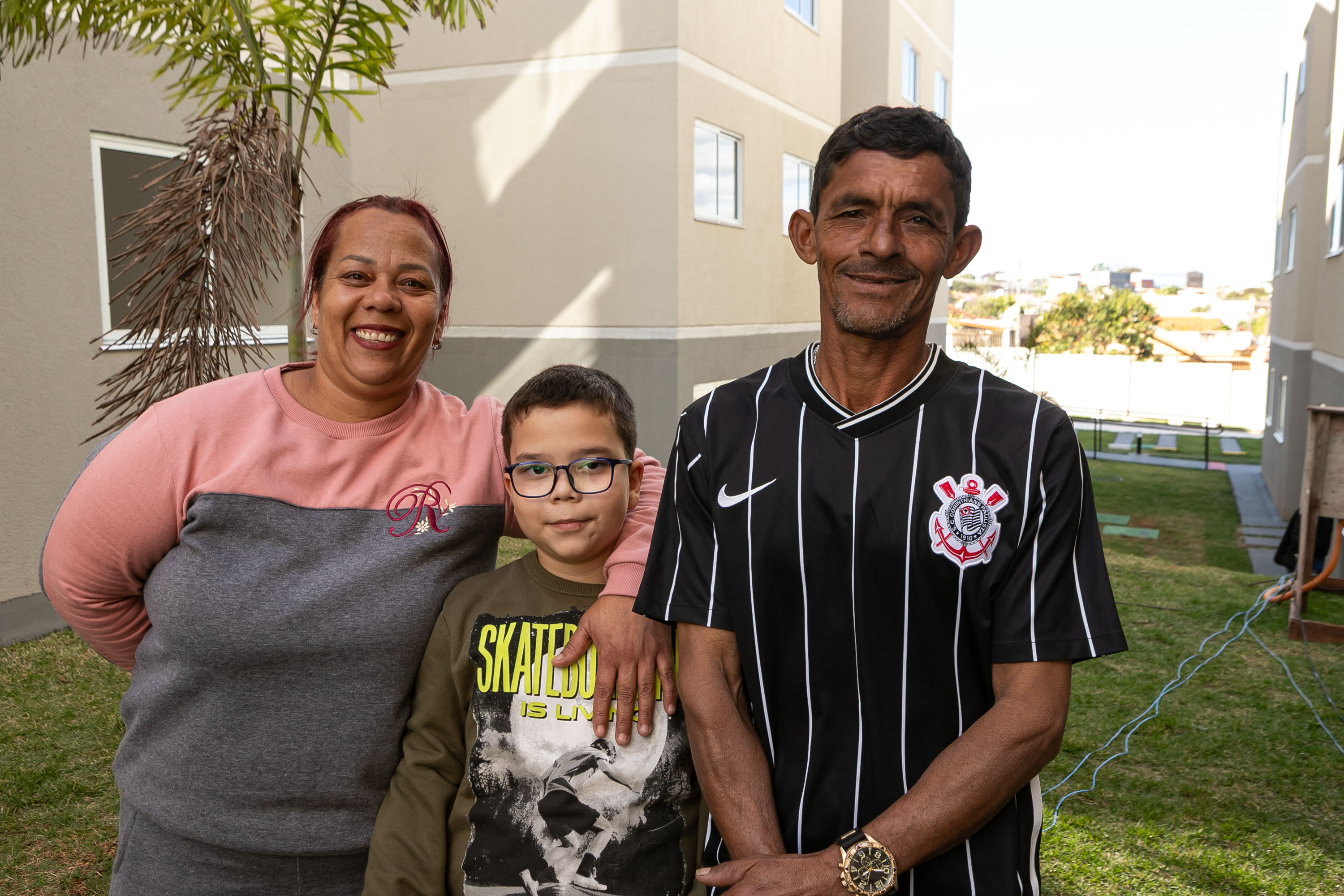 Estado entrega residencial com 128 apartamentos para atender famílias de Londrina