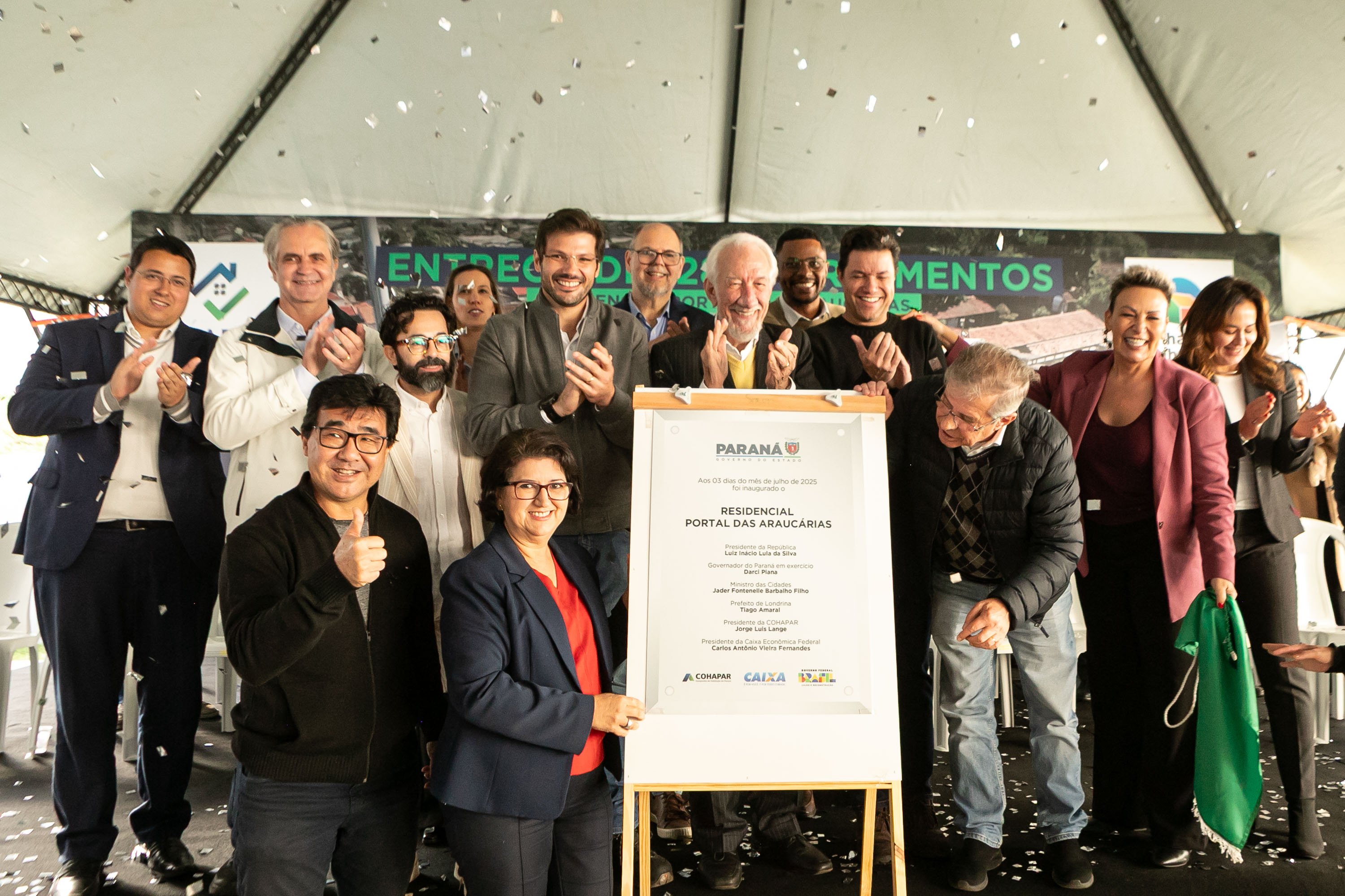 Estado entrega residencial com 128 apartamentos para atender famílias de Londrina