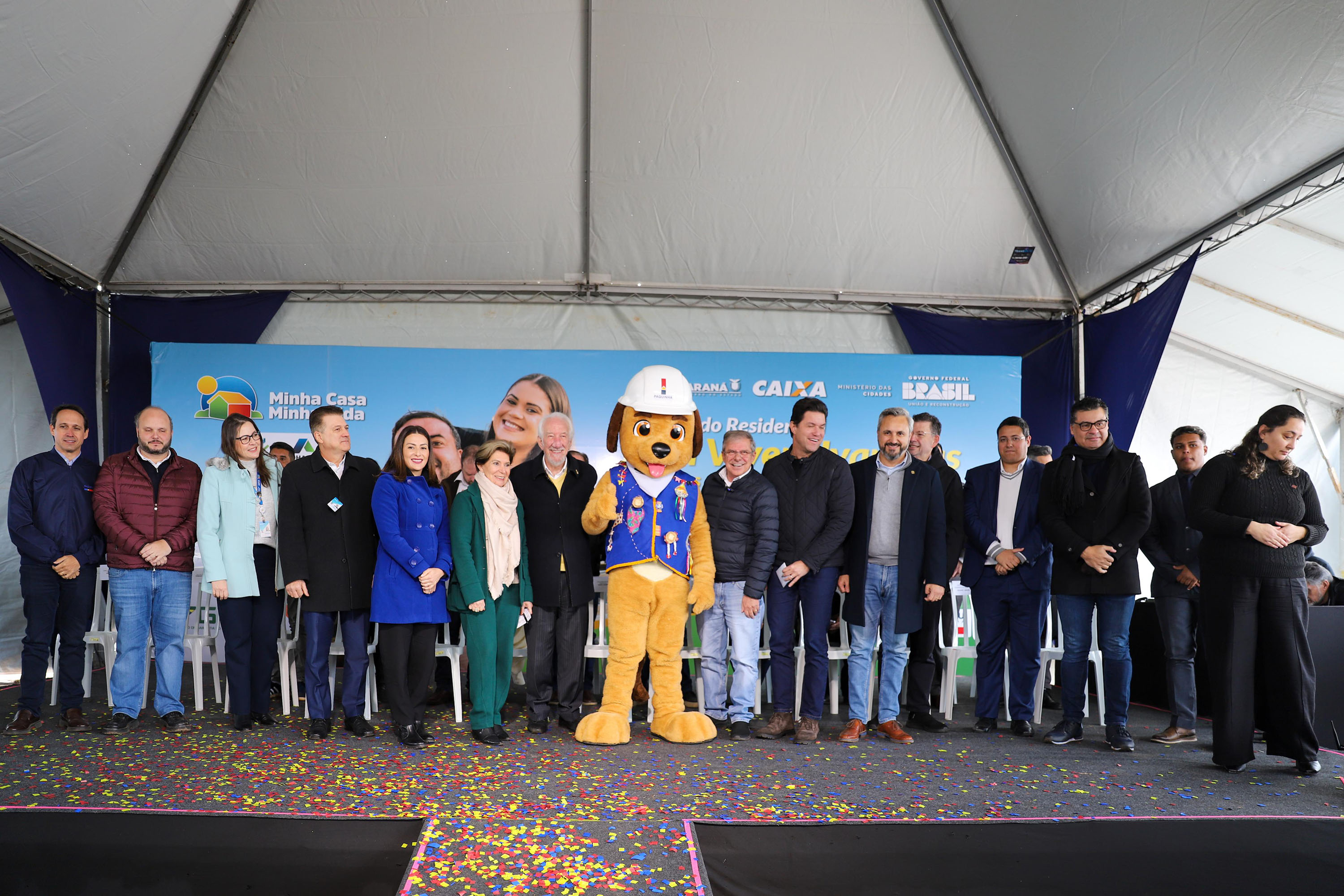 Estado entrega residencial com 128 apartamentos para atender famílias de Londrina