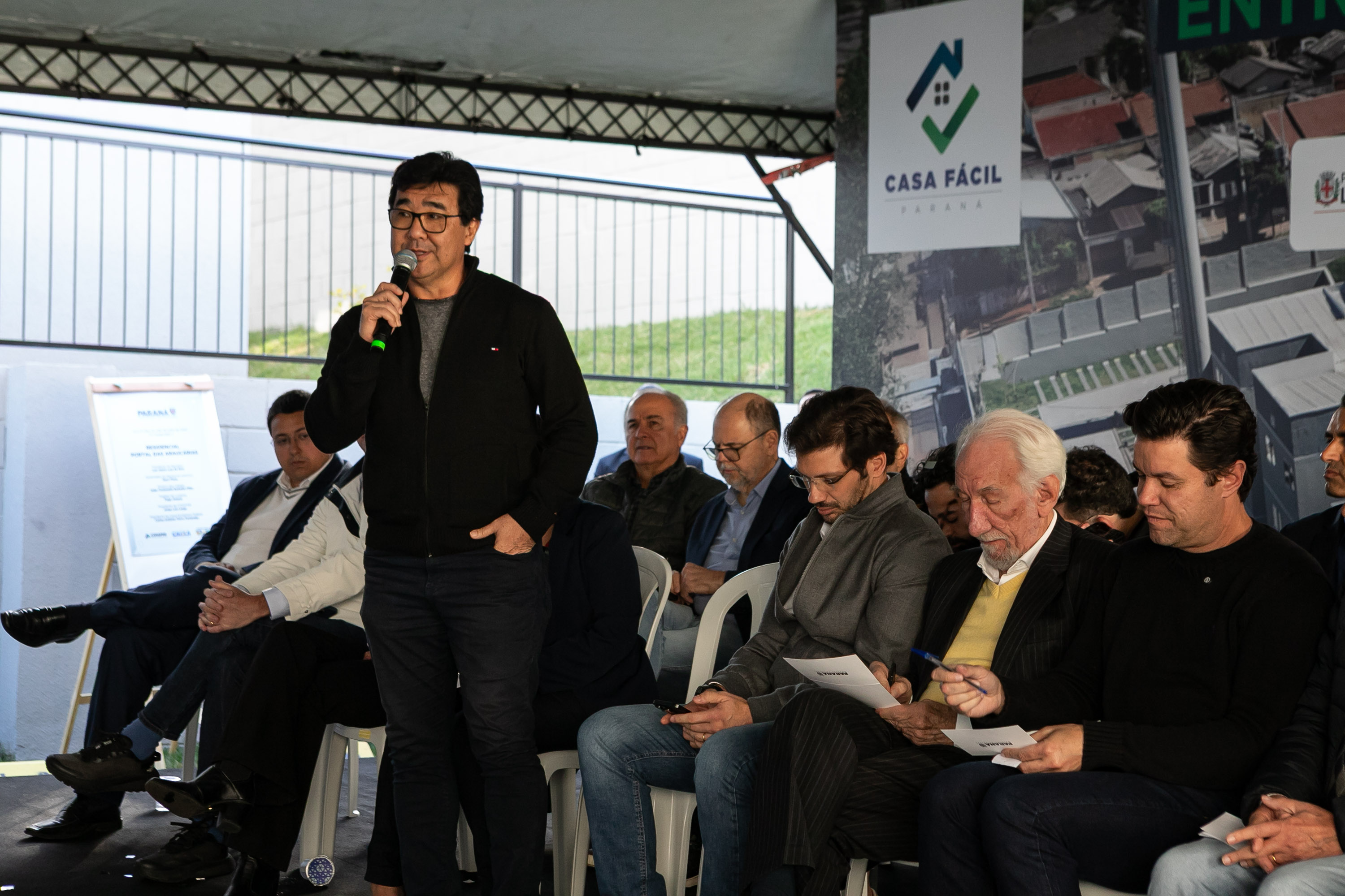 Estado entrega residencial com 128 apartamentos para atender famílias de Londrina