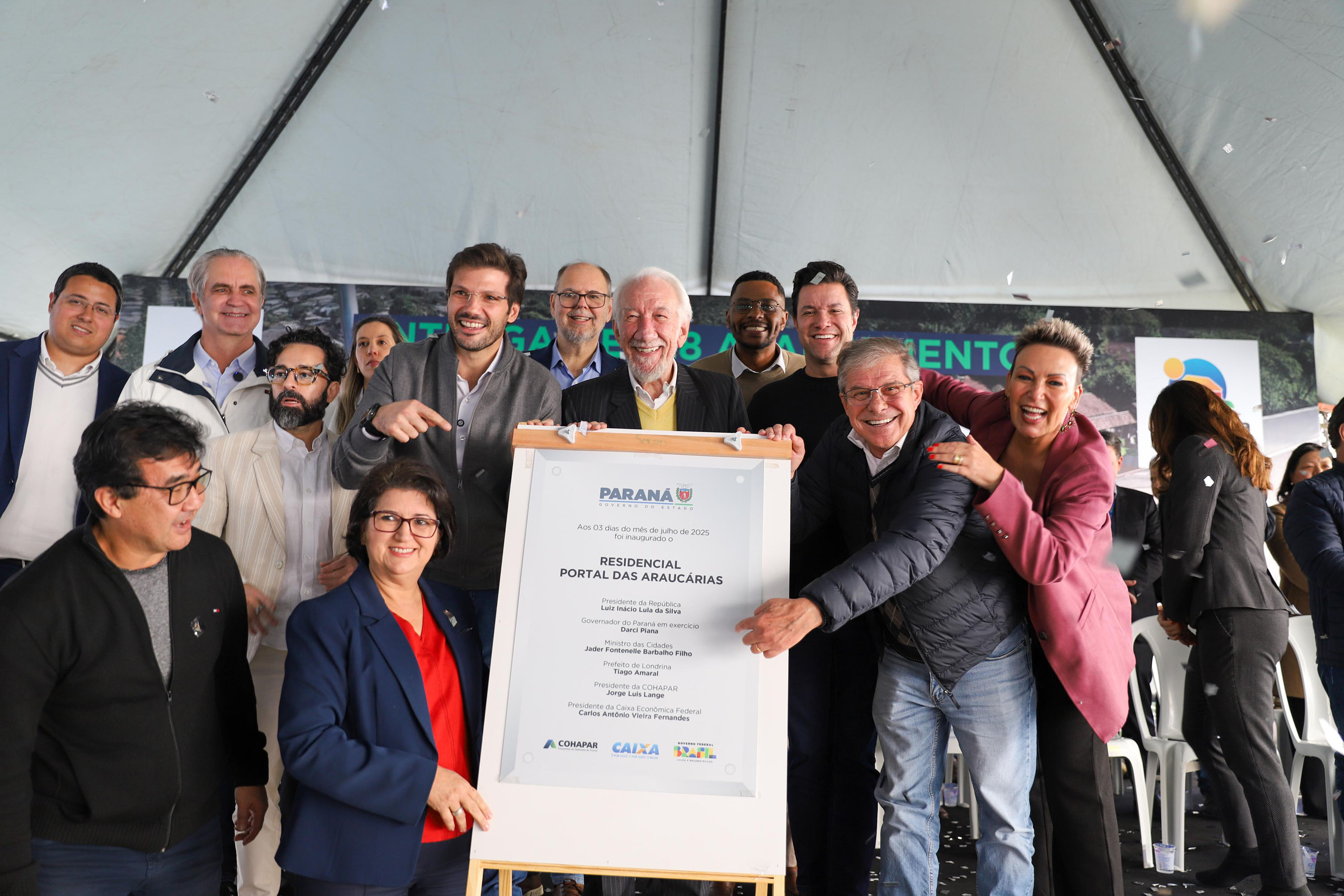 Estado entrega residencial com 128 apartamentos para atender famílias de Londrina
