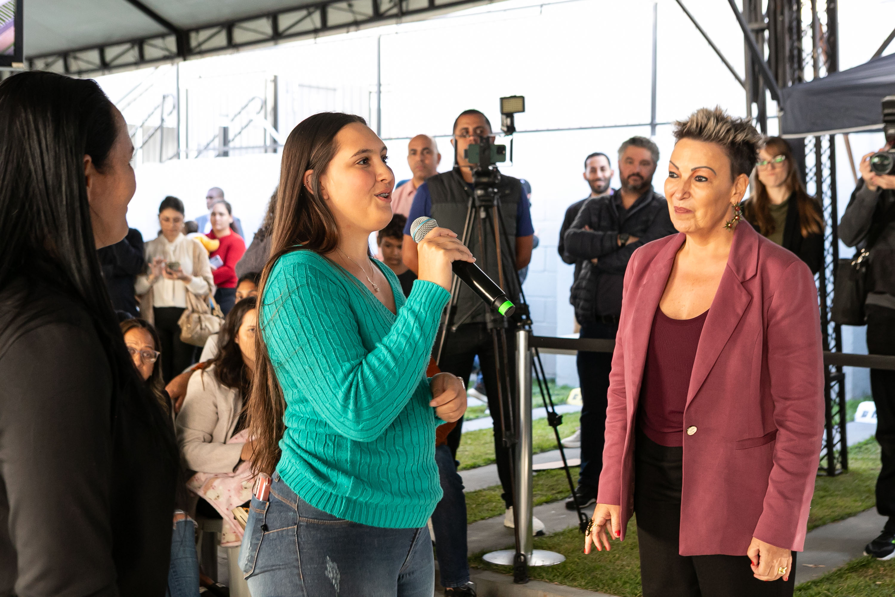 Estado entrega residencial com 128 apartamentos para atender famílias de Londrina