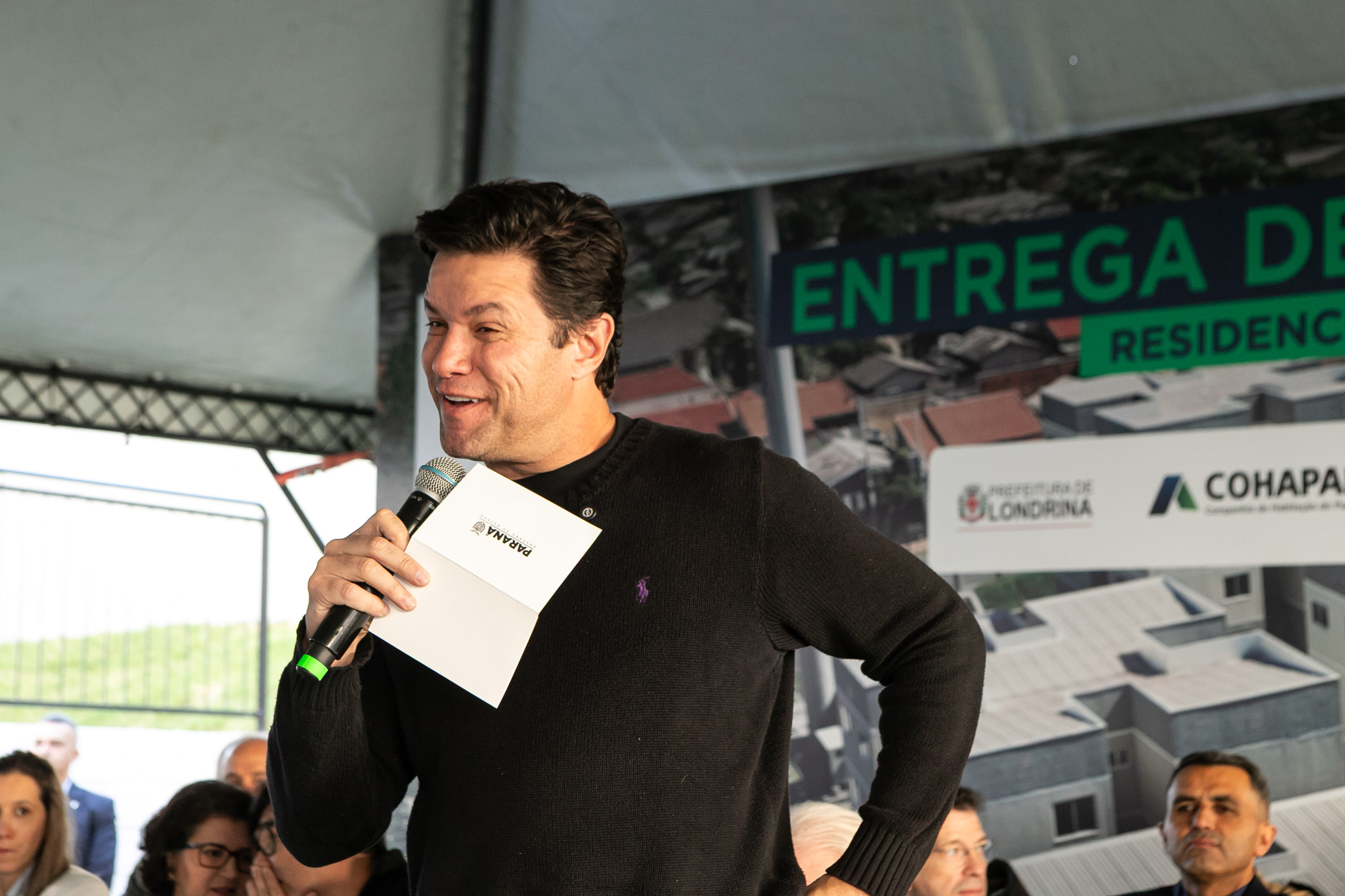 Estado entrega residencial com 128 apartamentos para atender famílias de Londrina