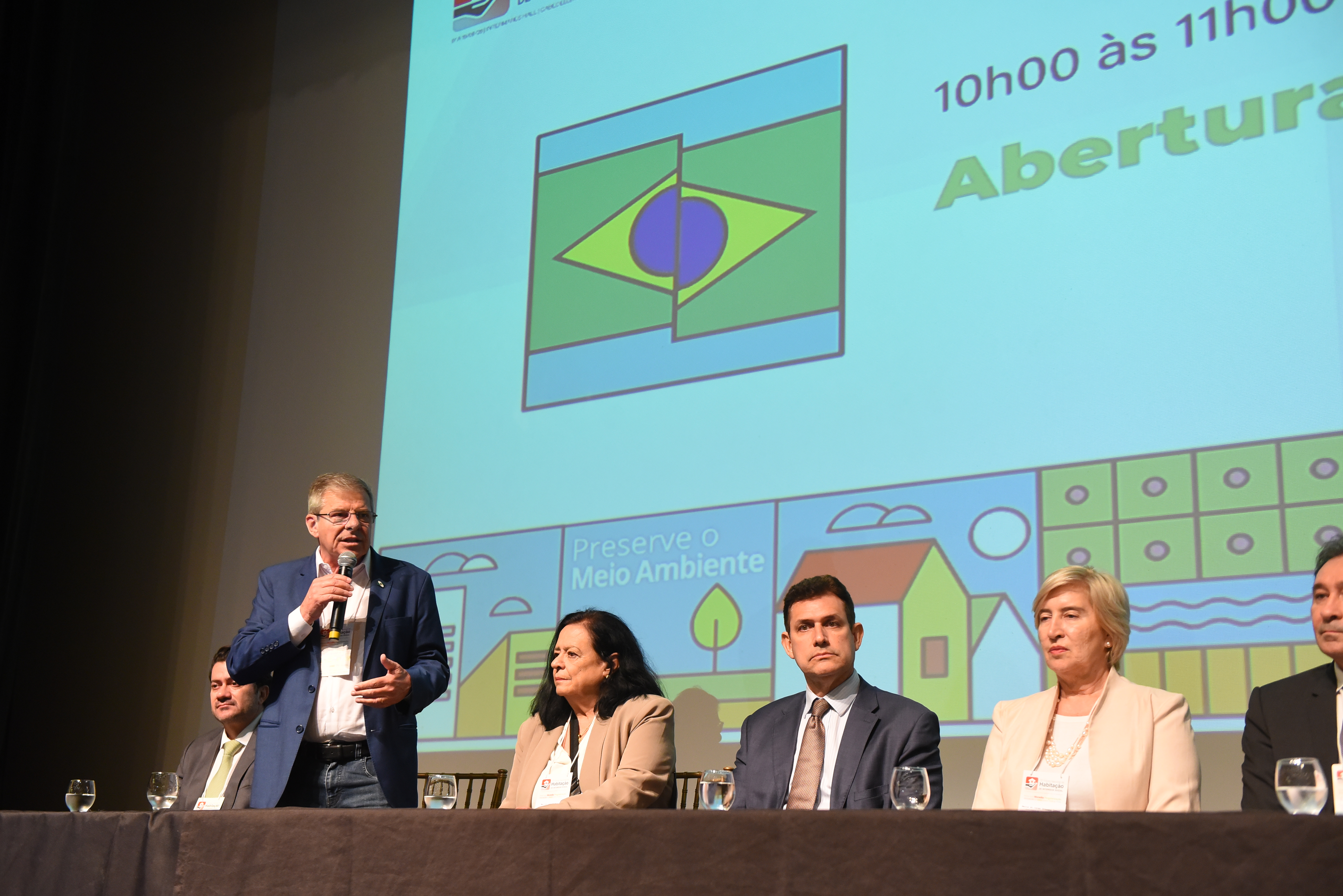 Paraná ganha reconhecimento nacional com programa inédito para idosos conquistarem a moradia própria