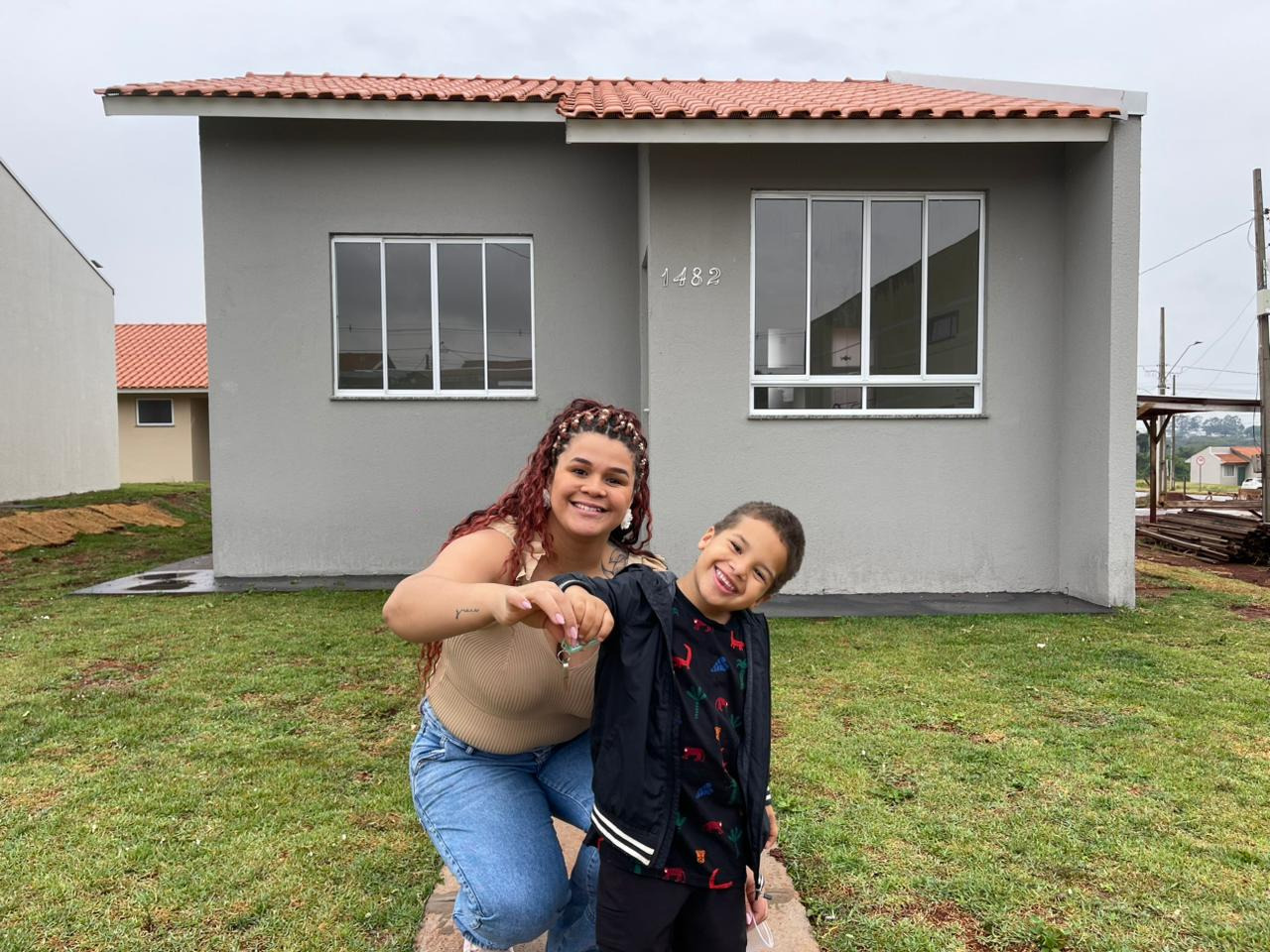 64 famílias de Campo Mourão recebem as chaves da casa própria com subsídio do Casa Fácil Paraná