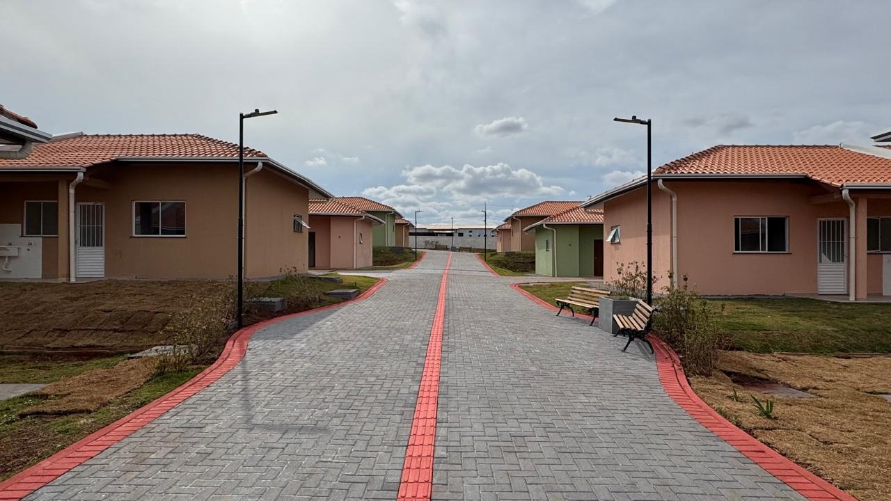 Ratinho Junior inaugura Condomínio do Idoso de Campo Mourão com 40 casas