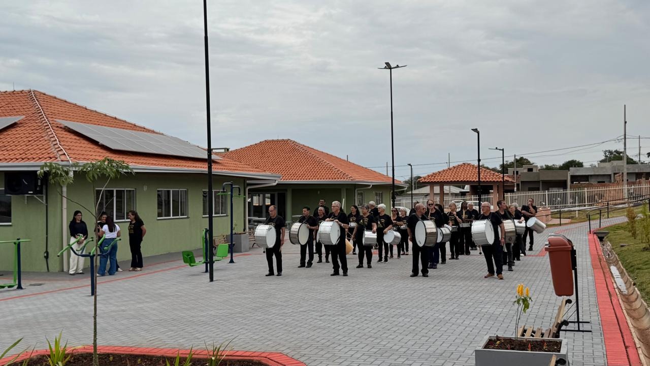 Ratinho Junior inaugura Condomínio do Idoso de Campo Mourão com 40 casas