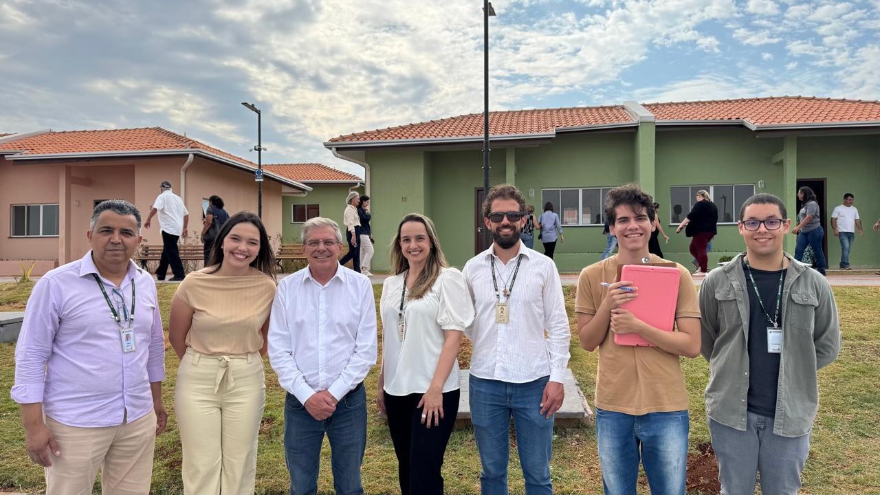 Ratinho Junior inaugura Condomínio do Idoso de Campo Mourão com 40 casas