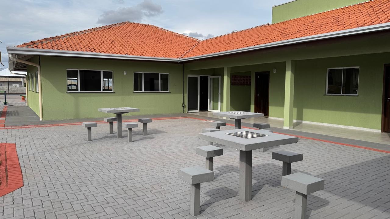 Ratinho Junior inaugura Condomínio do Idoso de Campo Mourão com 40 casas