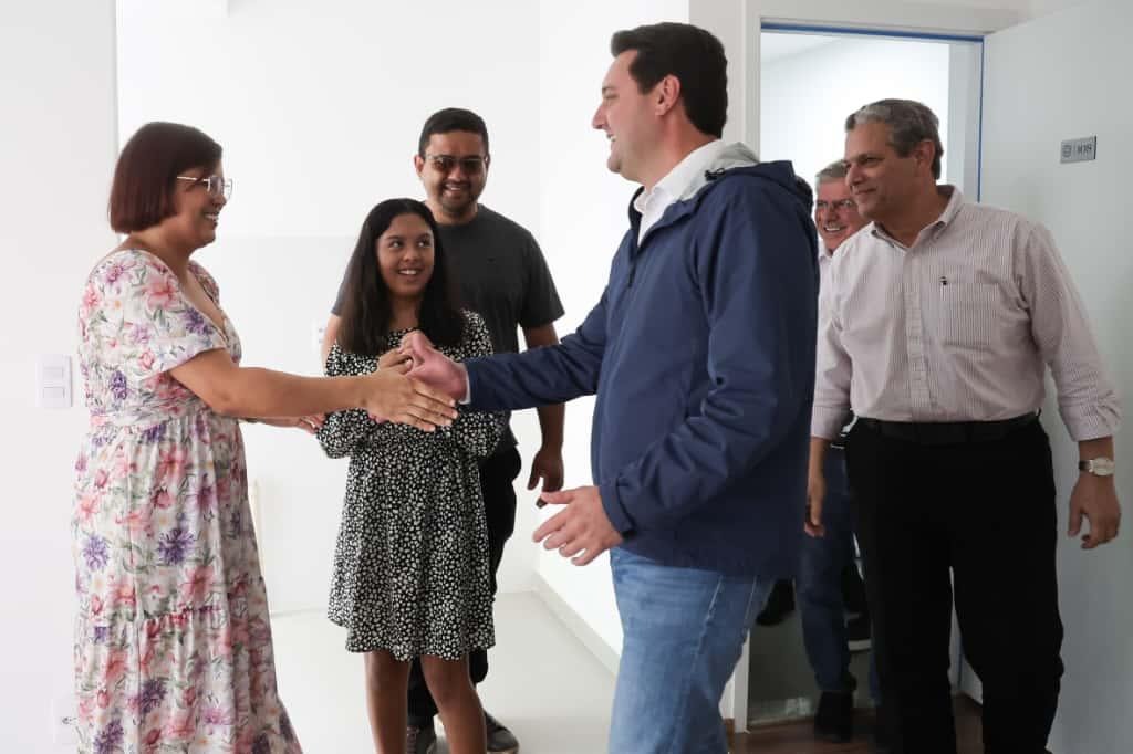 Com nova entrega, Casa Fácil Paraná já beneficiou 6,1 mil famílias de Maringá