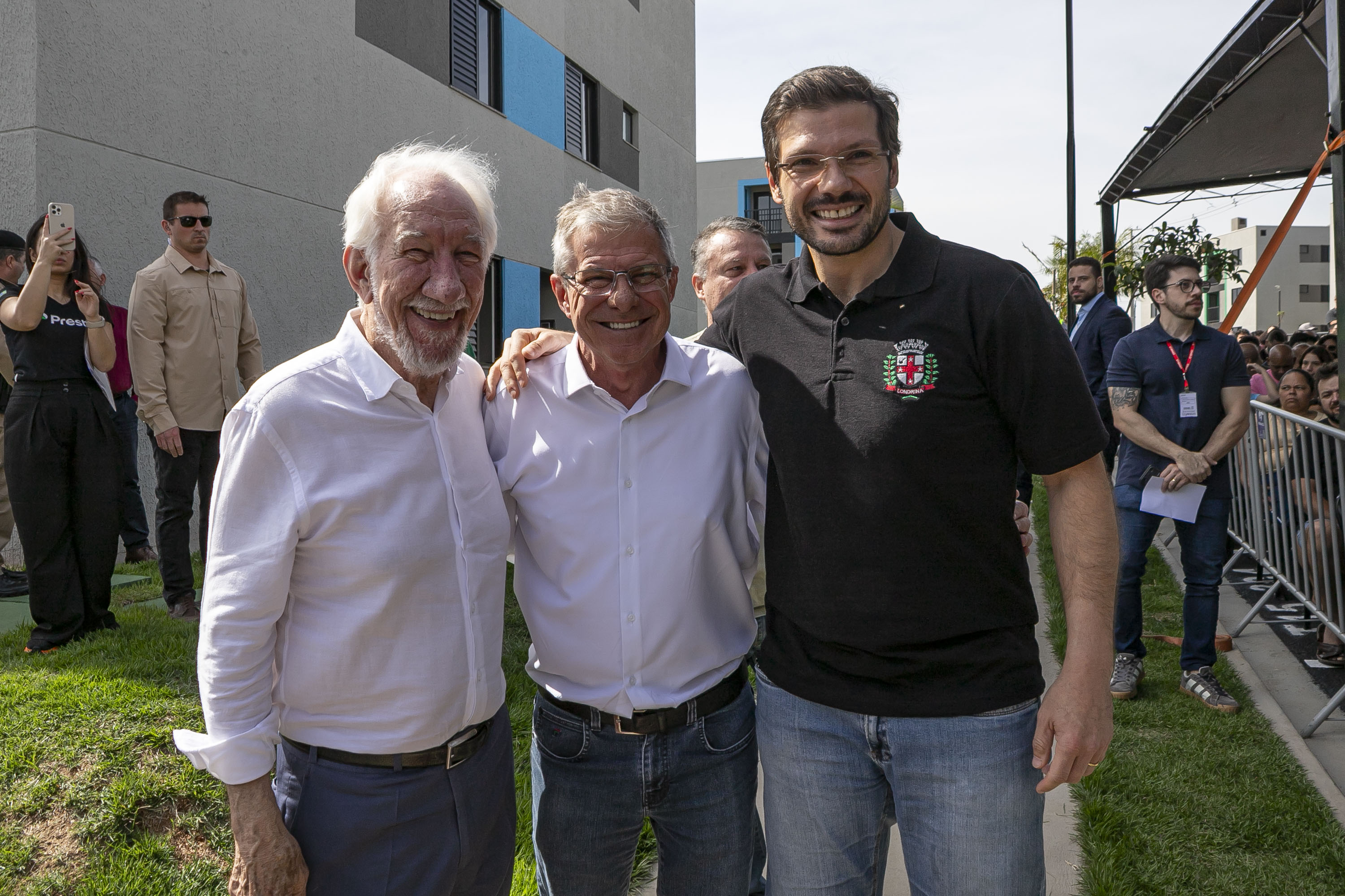 Com apoio do Estado, 512 famílias de Londrina passam a viver em casa própria