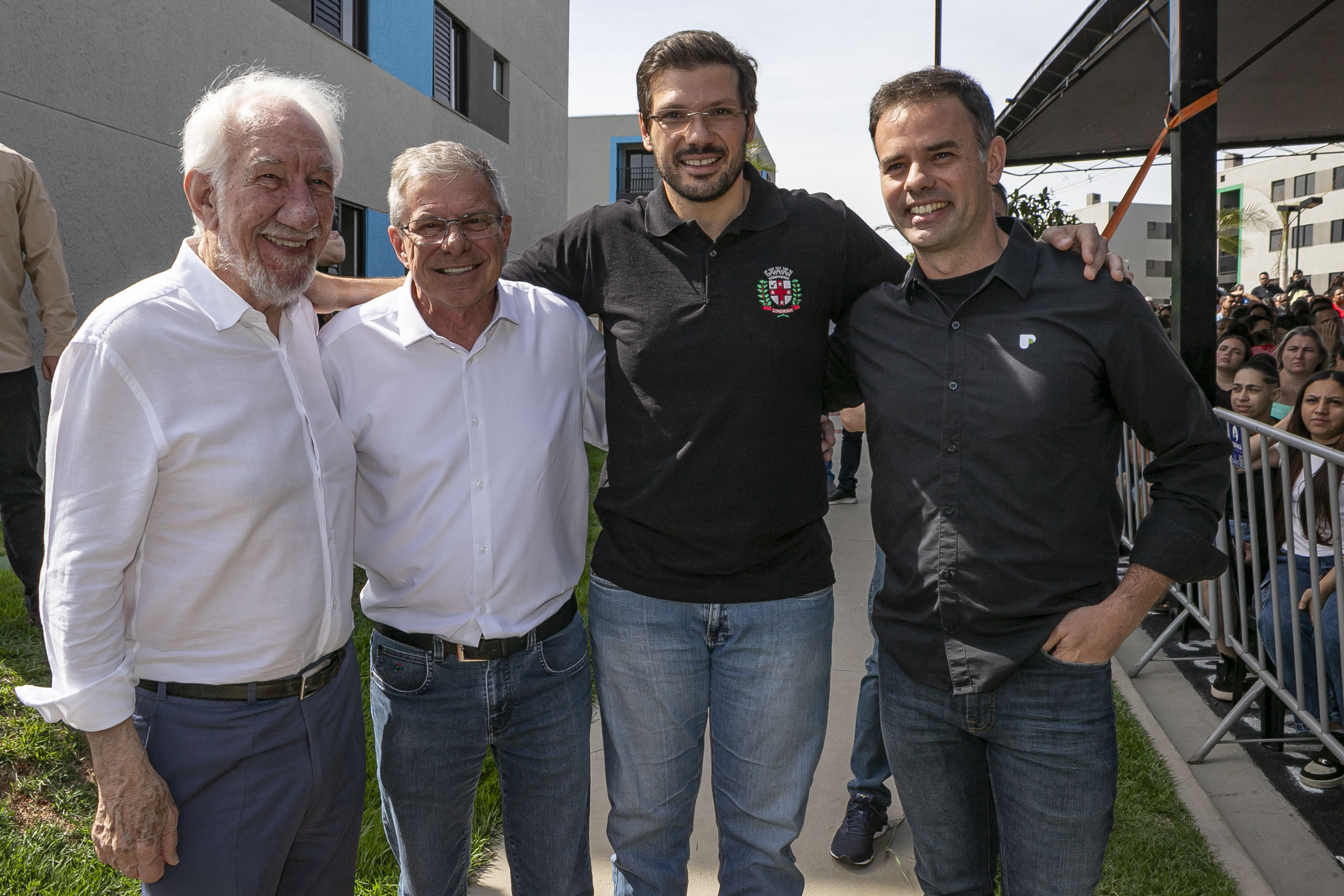 Com apoio do Estado, 512 famílias de Londrina passam a viver em casa própria