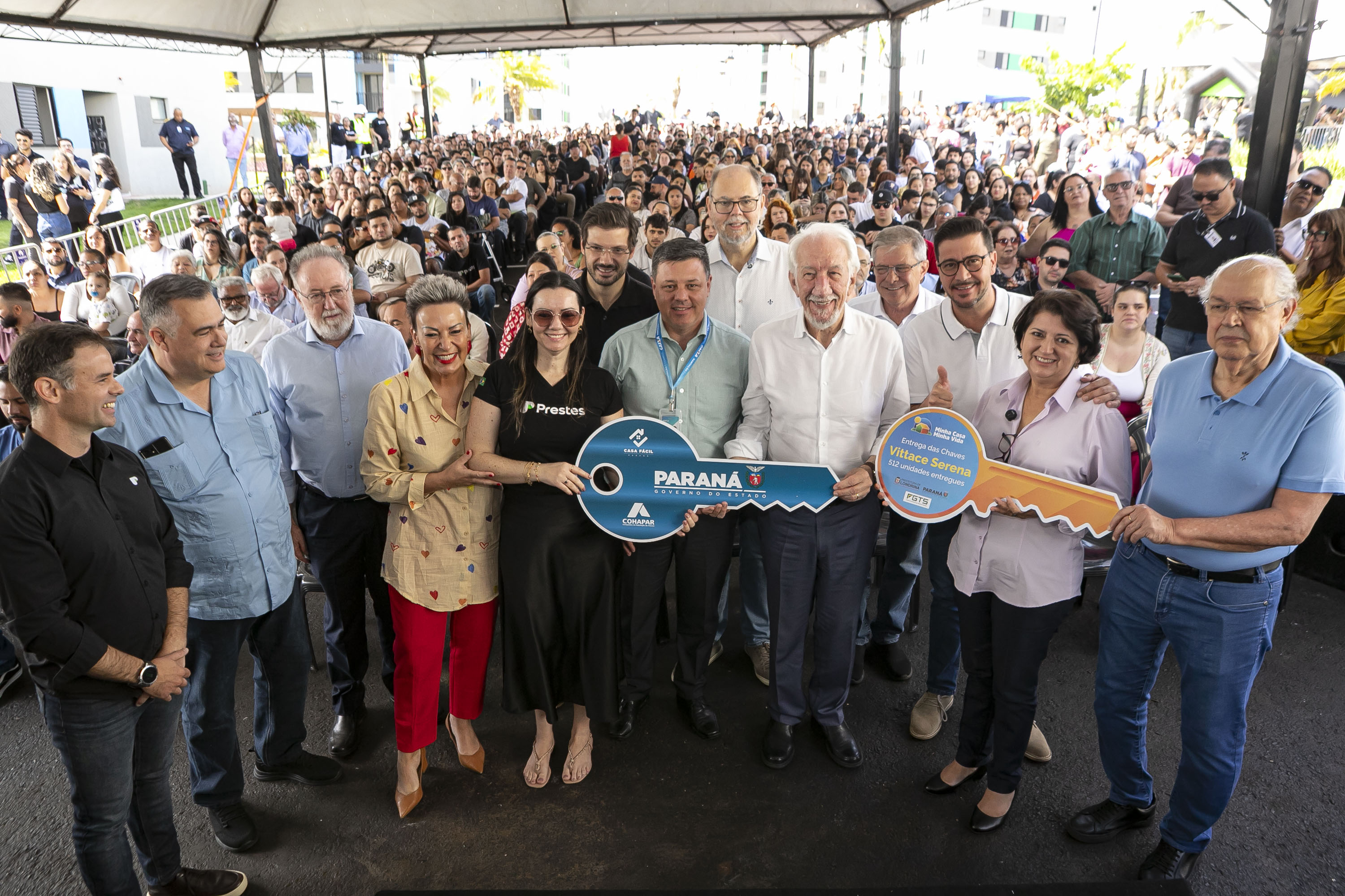 Com apoio do Estado, 512 famílias de Londrina passam a viver em casa própria