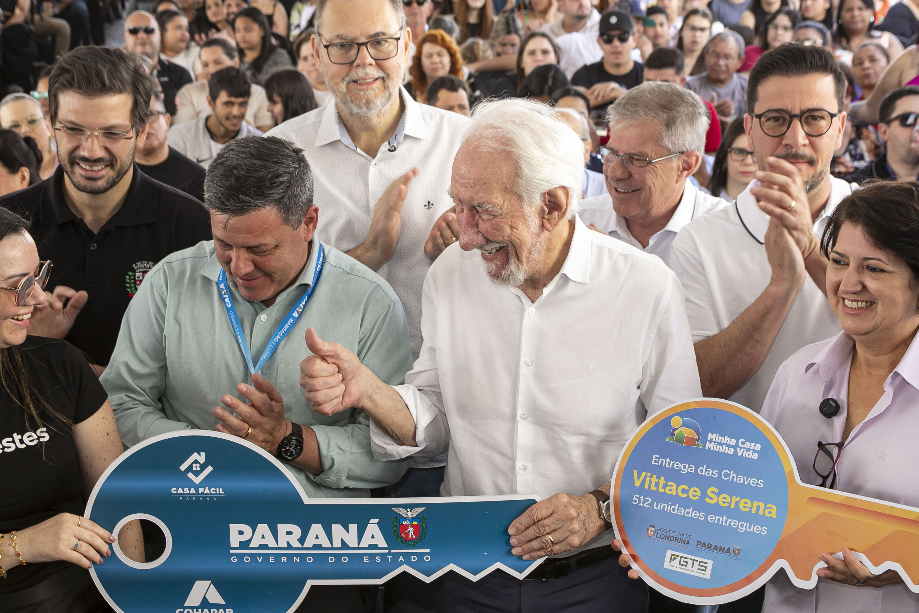 Com apoio do Estado, 512 famílias de Londrina passam a viver em casa própria