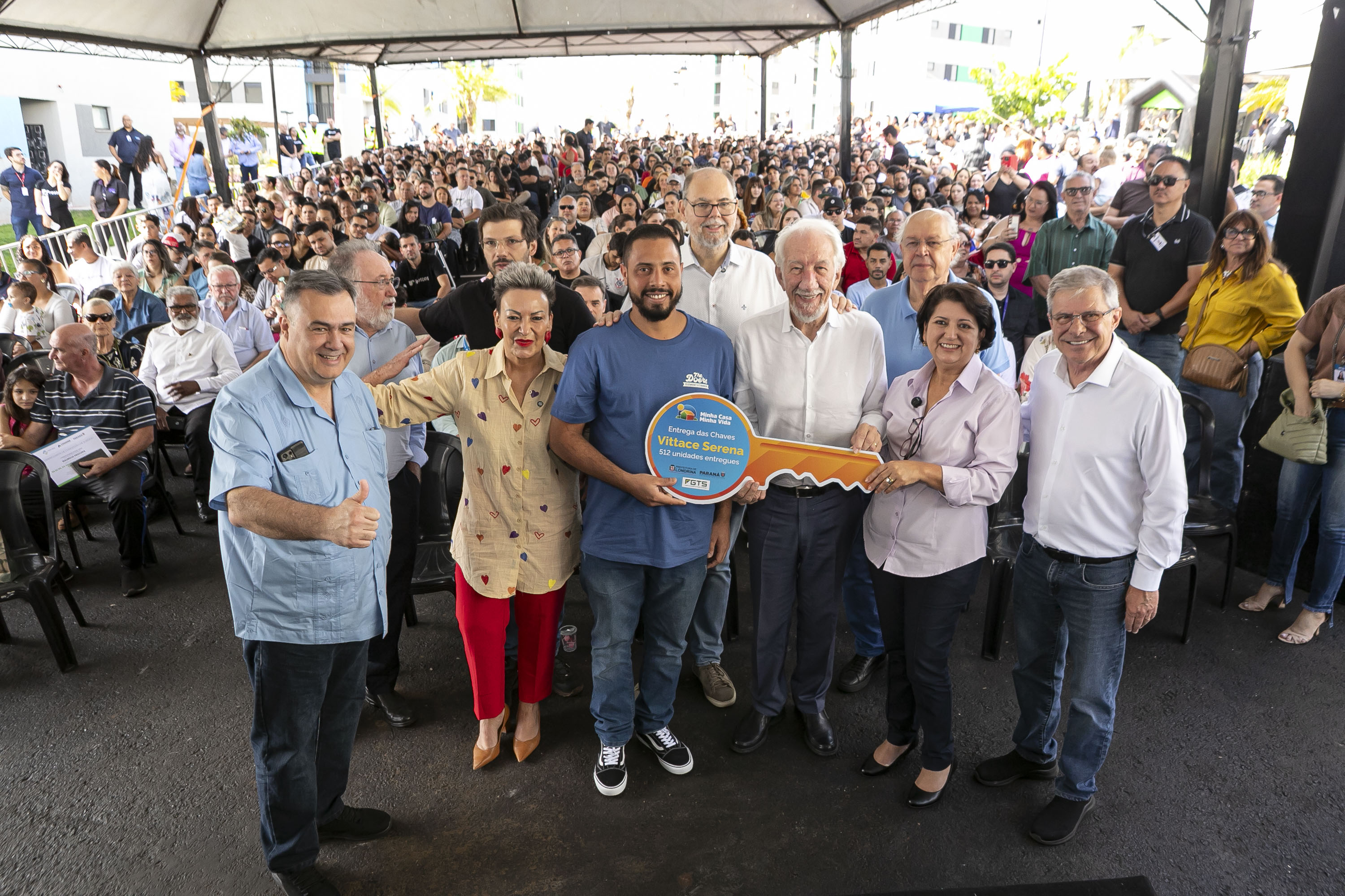 Com apoio do Estado, 512 famílias de Londrina passam a viver em casa própria