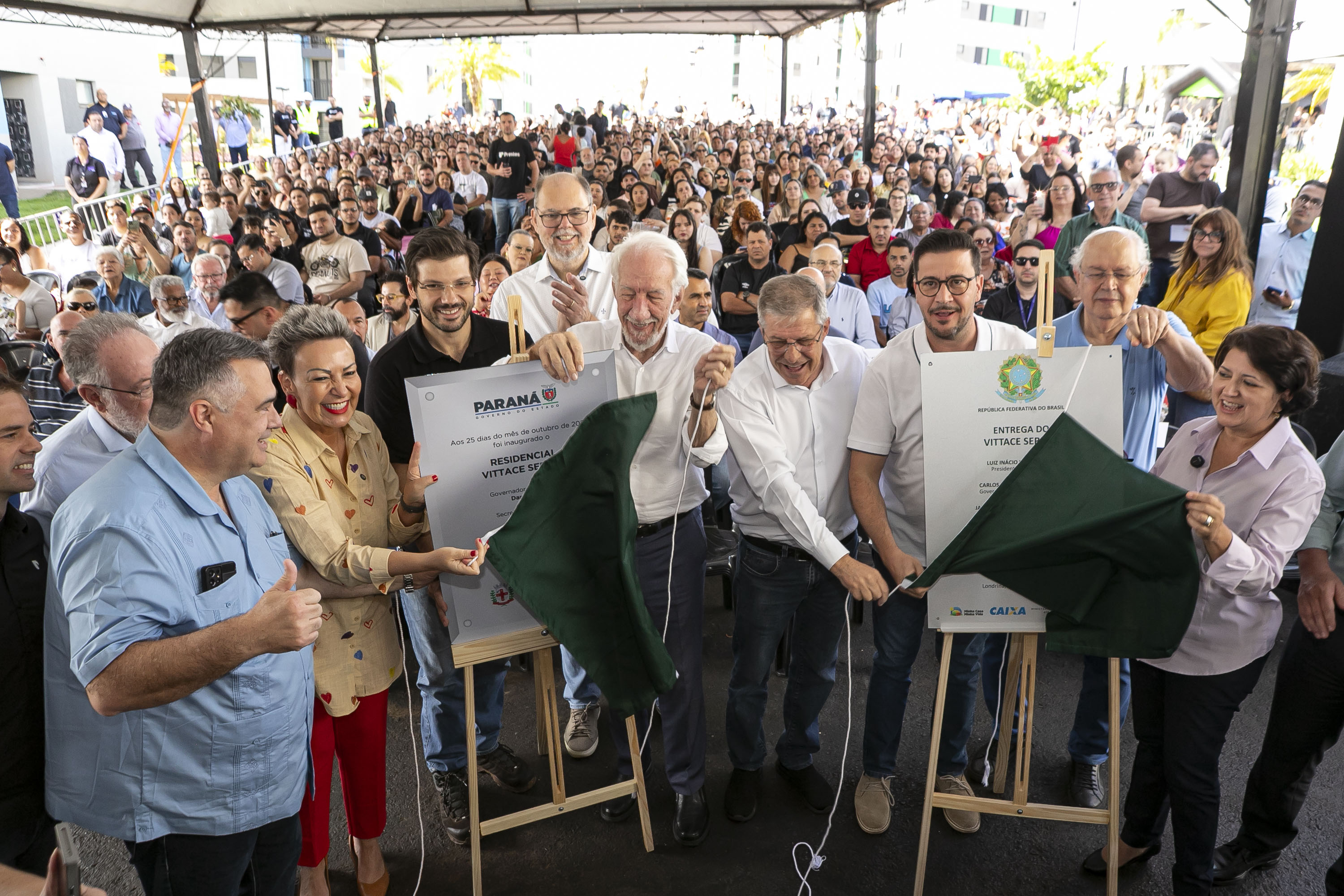 Com apoio do Estado, 512 famílias de Londrina passam a viver em casa própria
