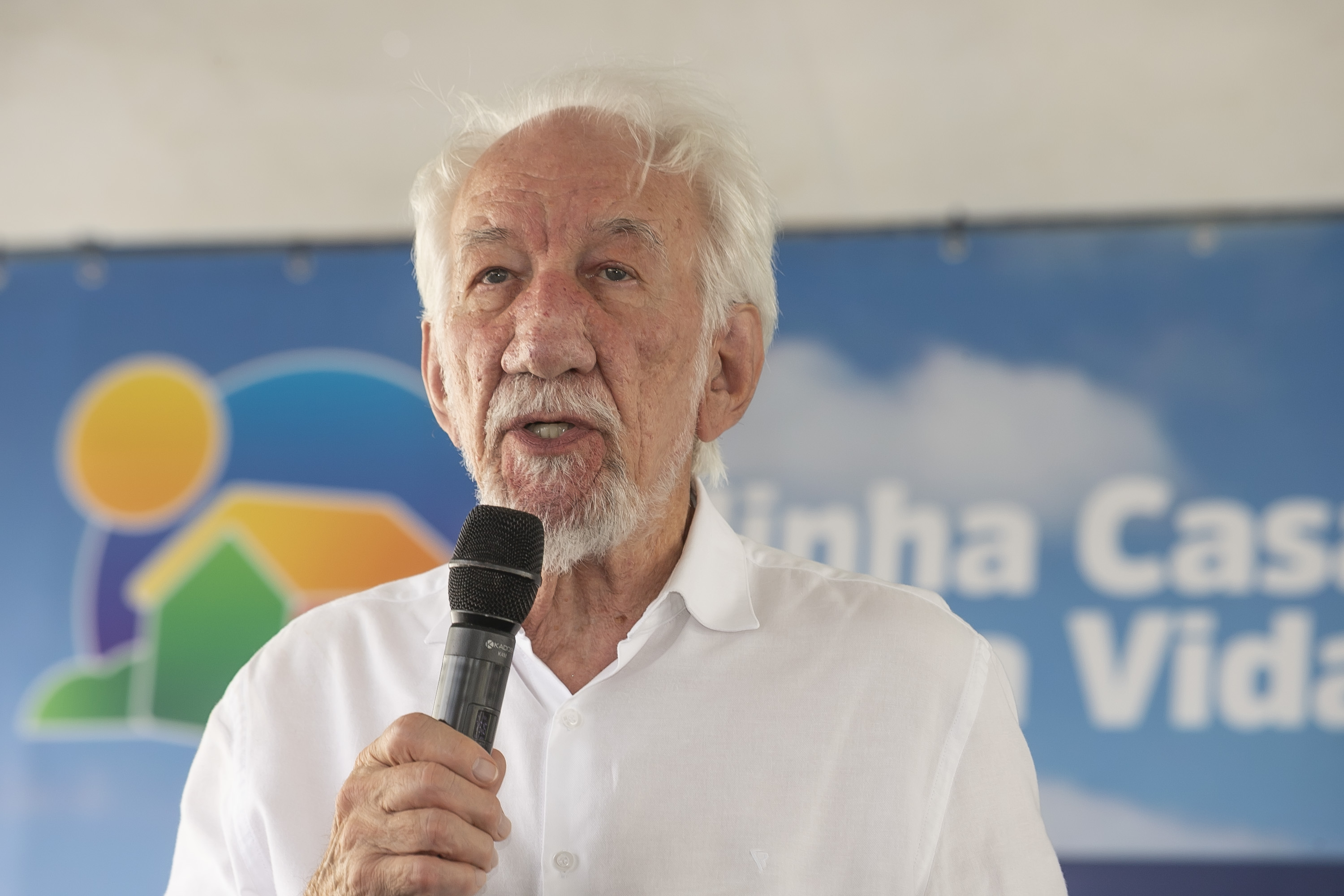 Com apoio do Estado, 512 famílias de Londrina passam a viver em casa própria