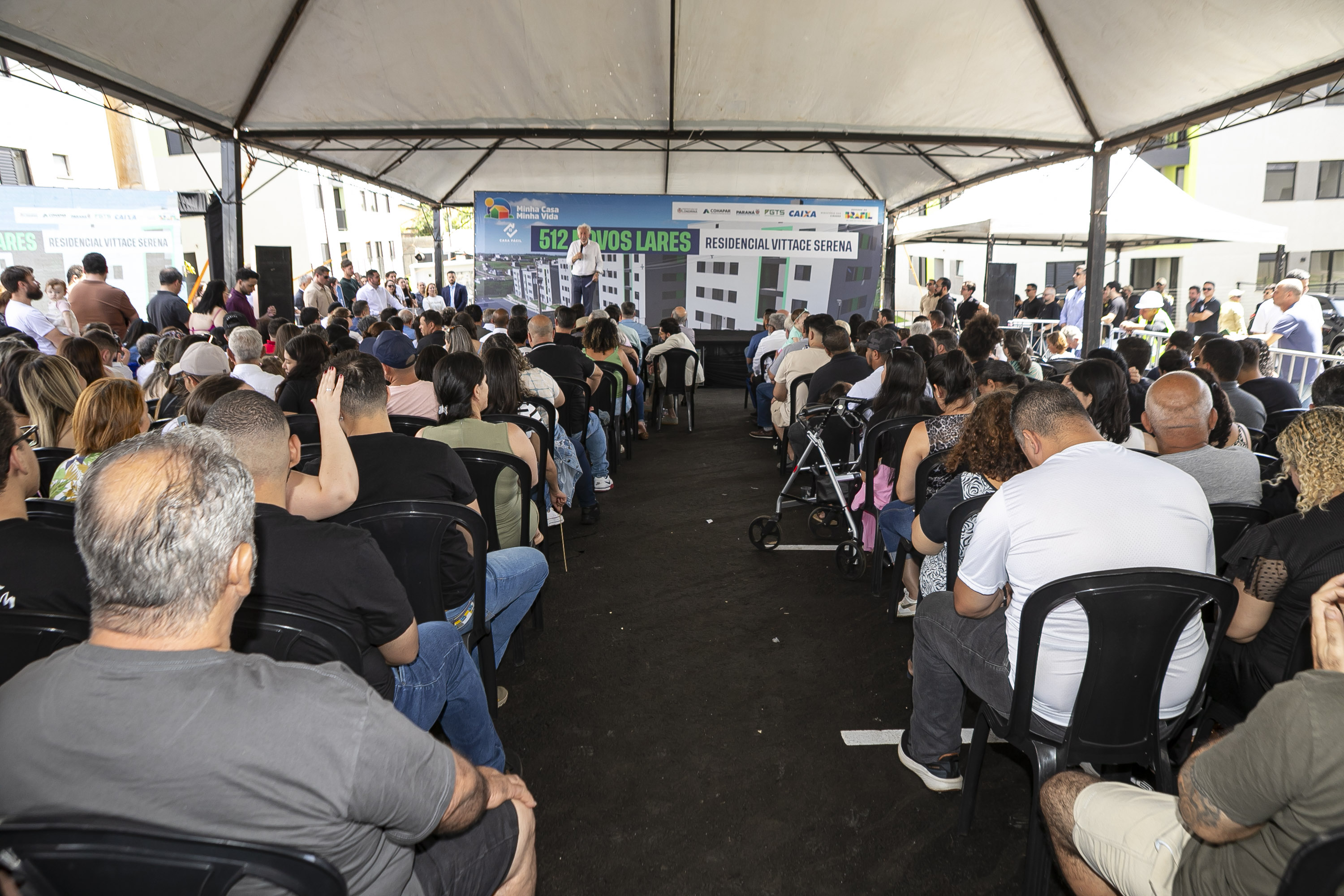 Com apoio do Estado, 512 famílias de Londrina passam a viver em casa própria