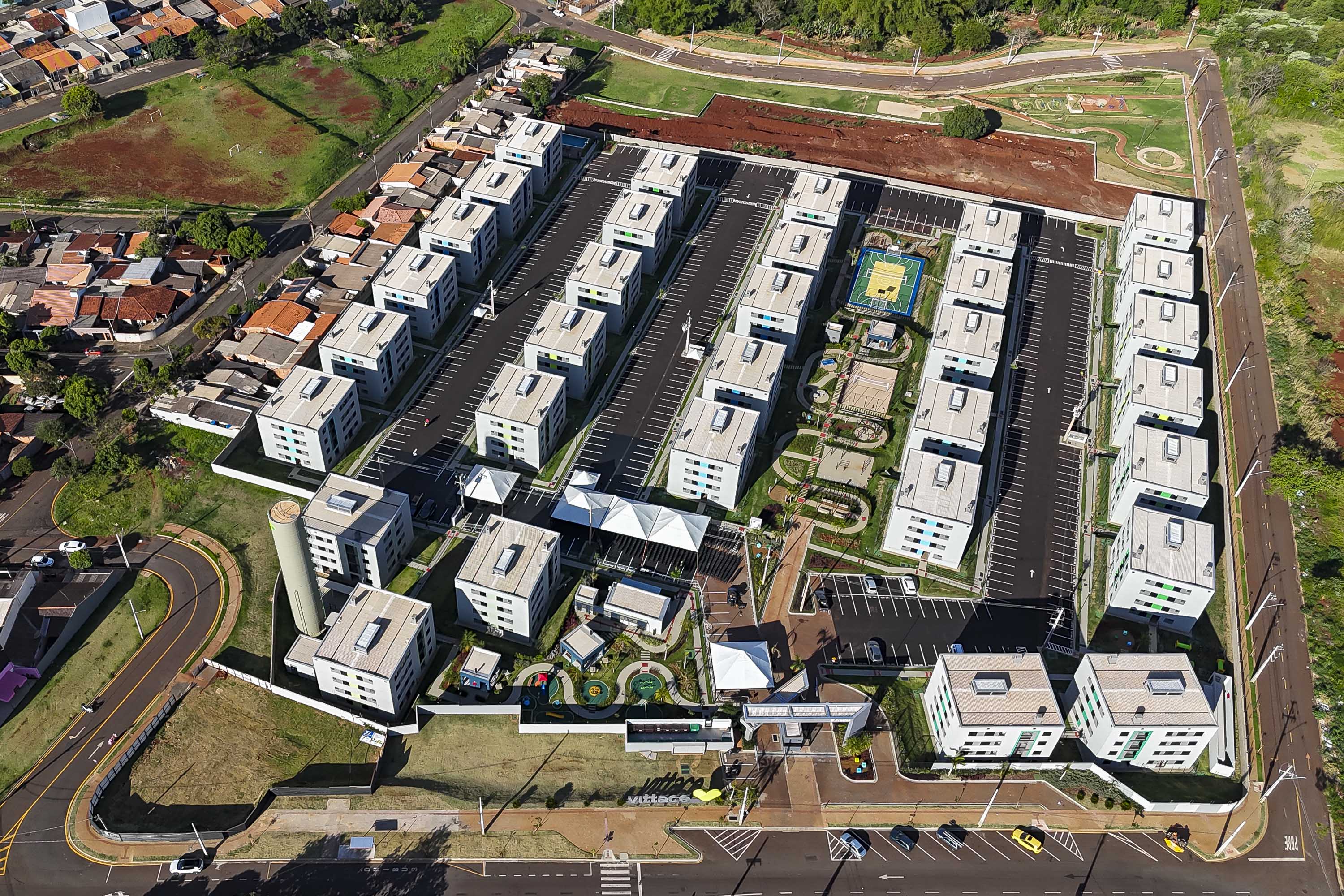 Com apoio do Estado, 512 famílias de Londrina passam a viver em casa própria