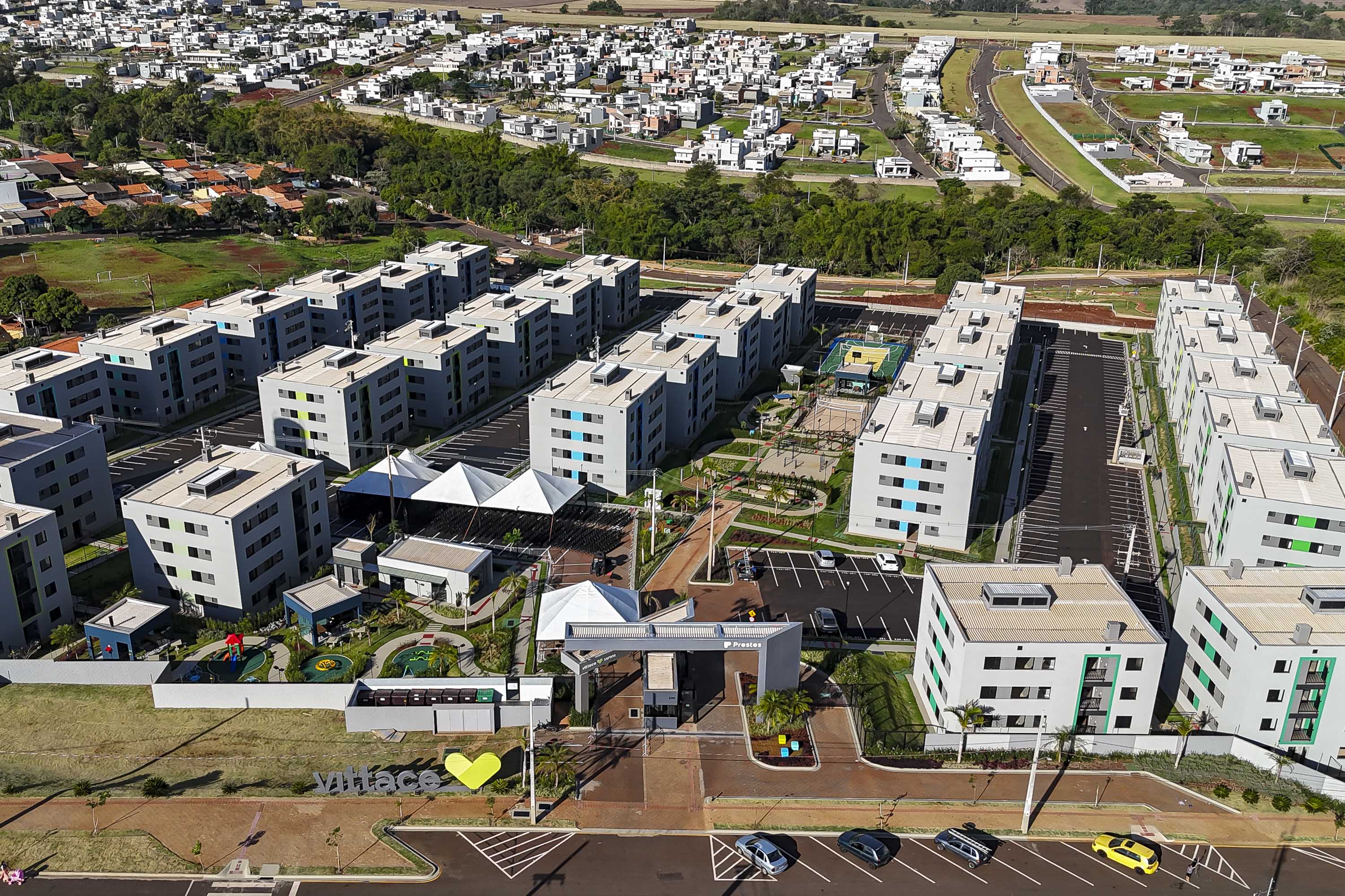 Com apoio do Estado, 512 famílias de Londrina passam a viver em casa própria