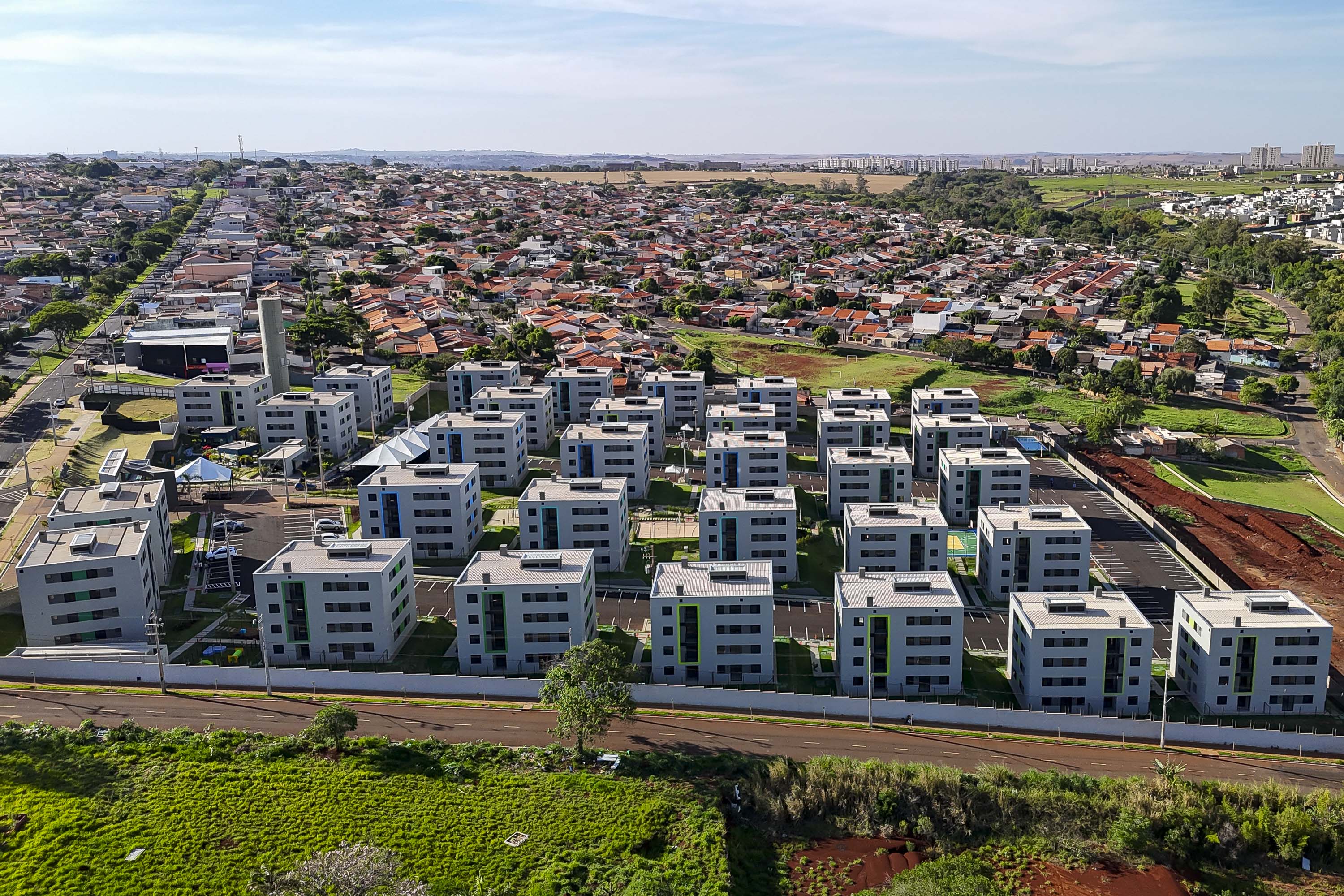 Com apoio do Estado, 512 famílias de Londrina passam a viver em casa própria