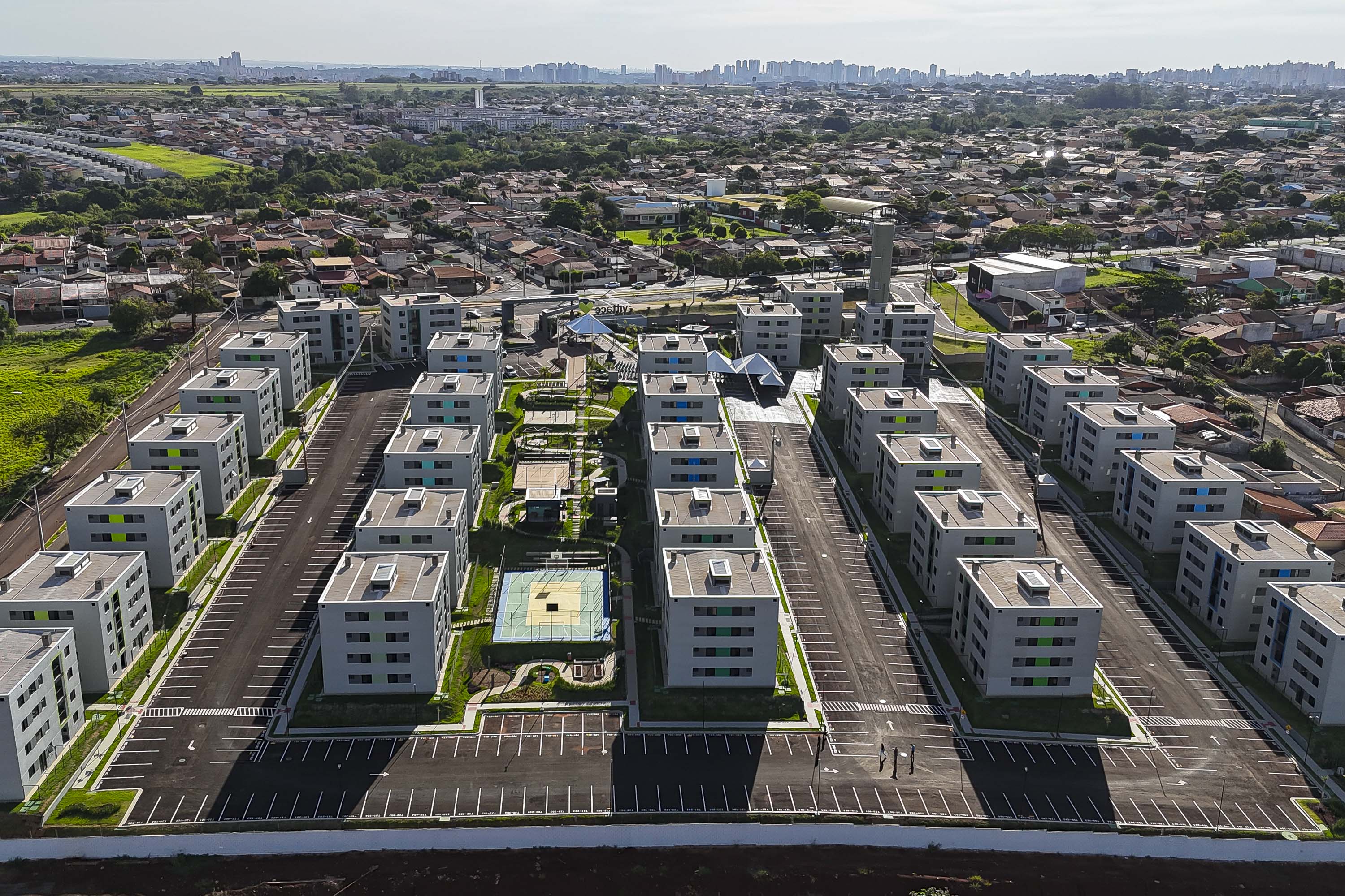 Com apoio do Estado, 512 famílias de Londrina passam a viver em casa própria