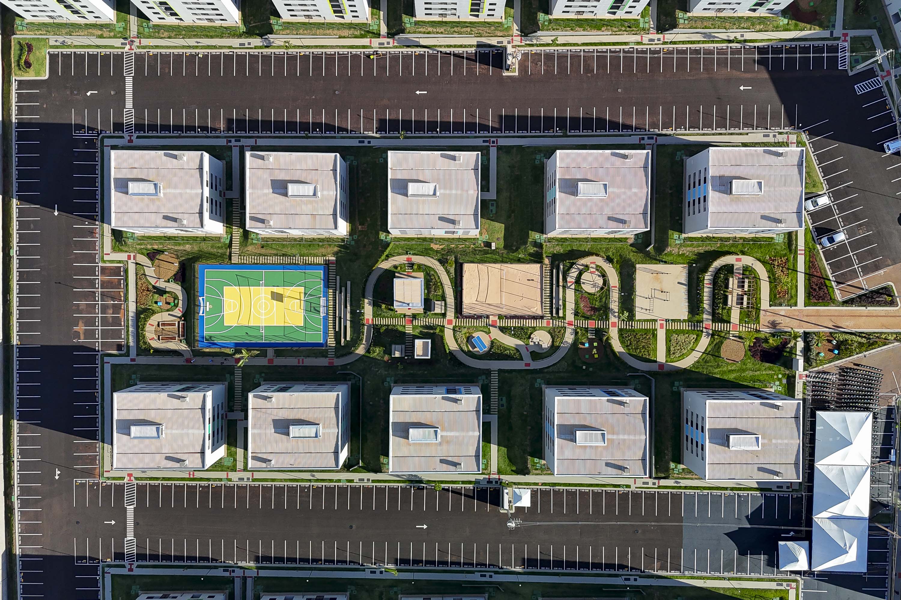 Com apoio do Estado, 512 famílias de Londrina passam a viver em casa própria